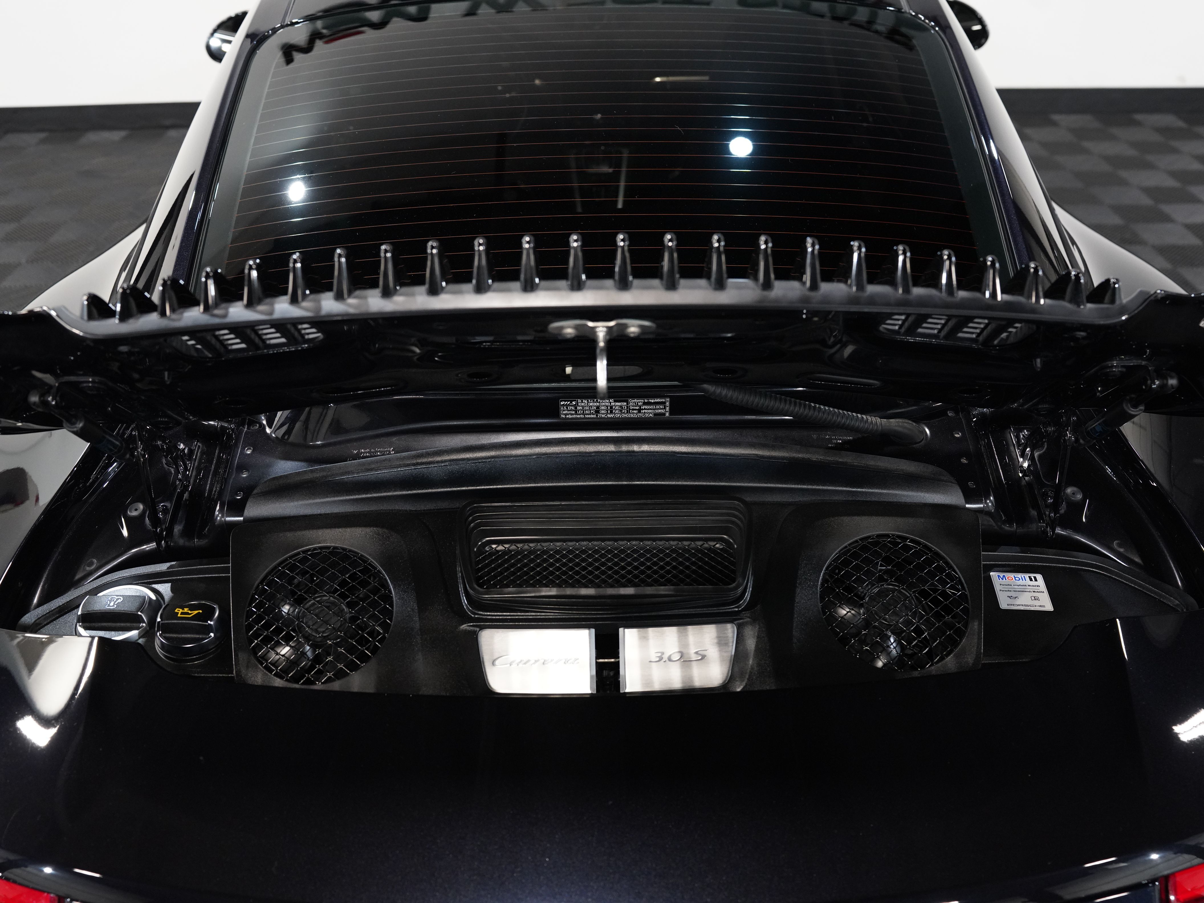 BLACK, 2017 PORSCHE 911 Image 45