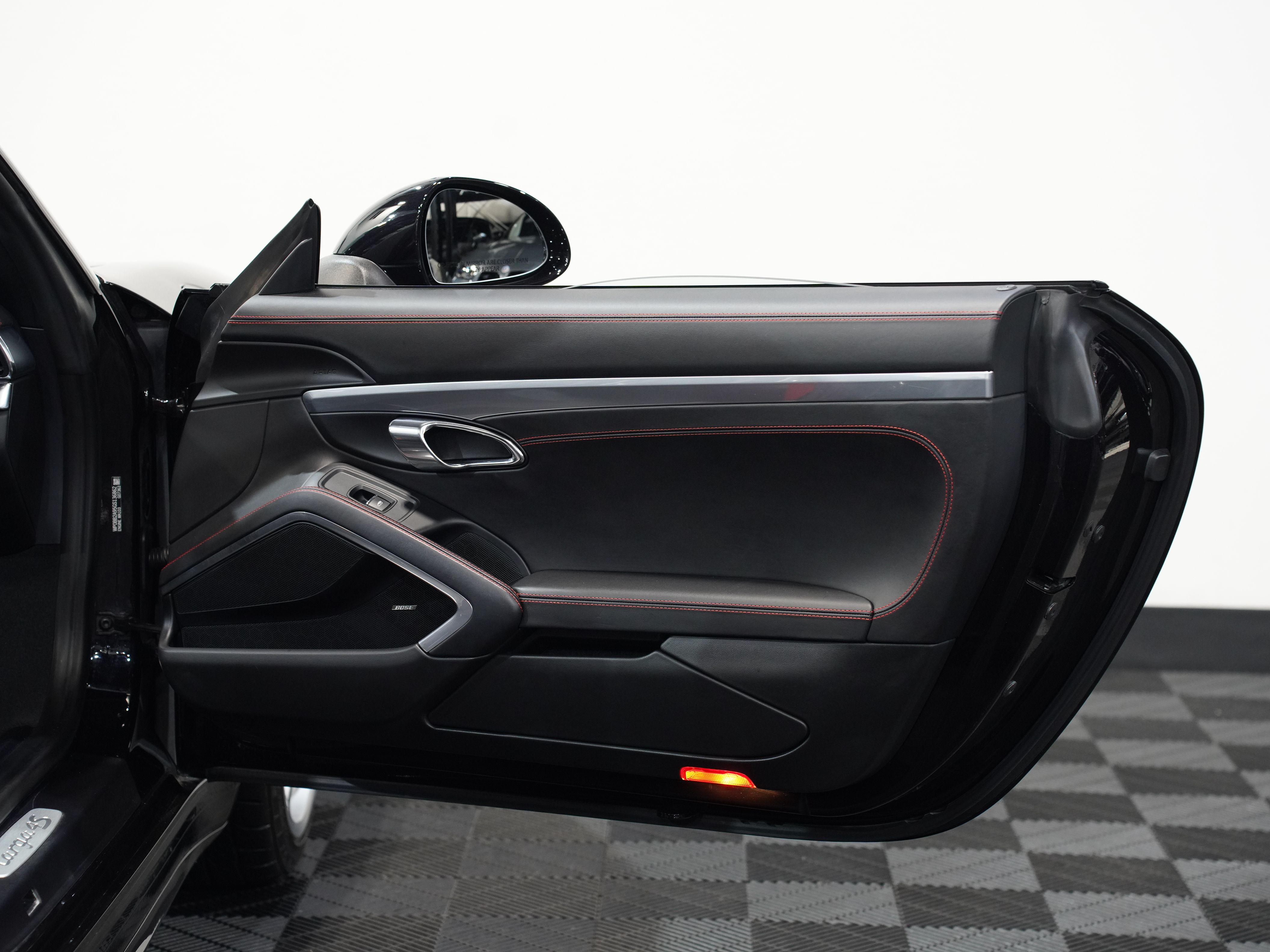 BLACK, 2016 PORSCHE 911 Image 26