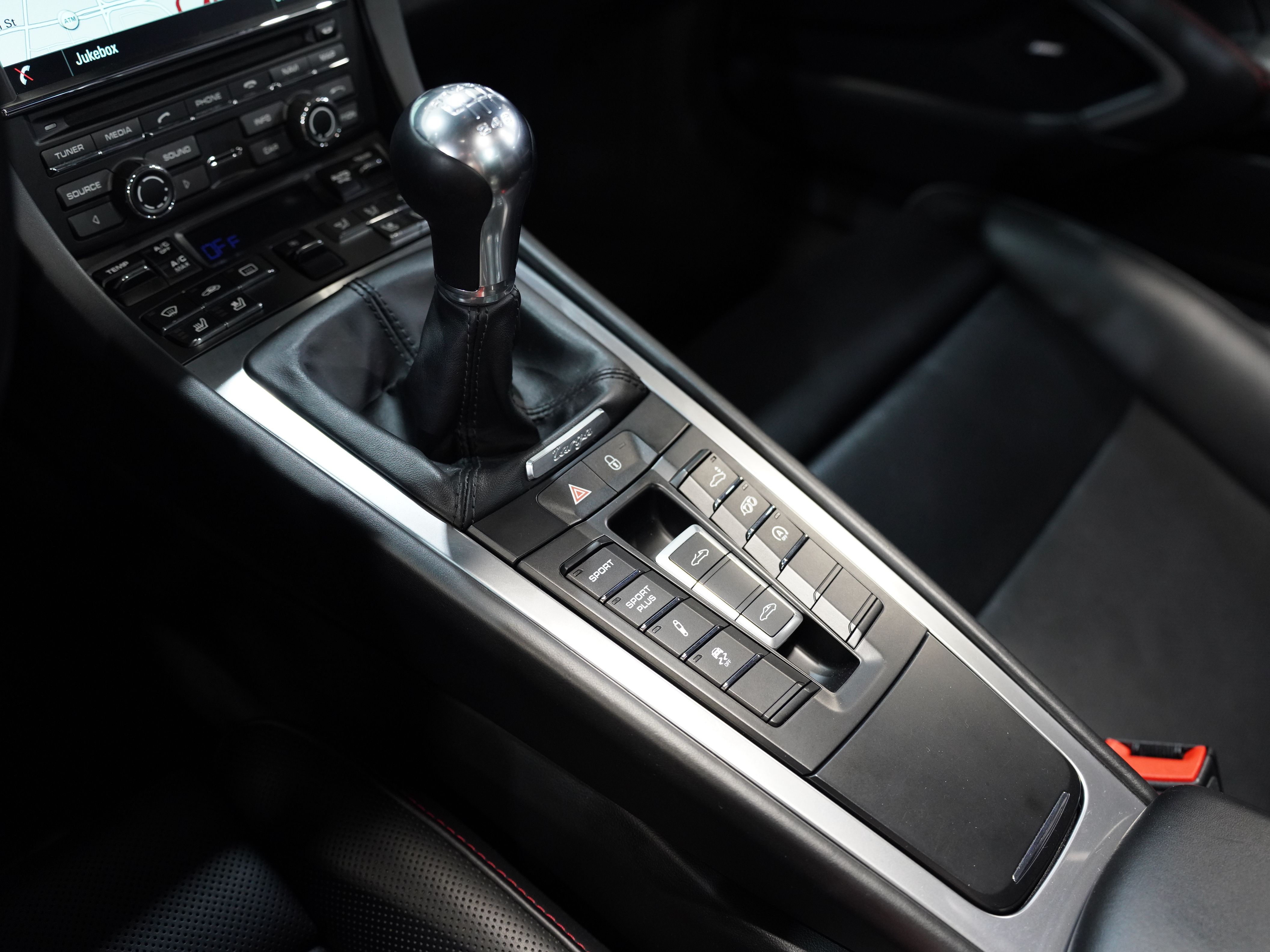 BLACK, 2016 PORSCHE 911 Image 40