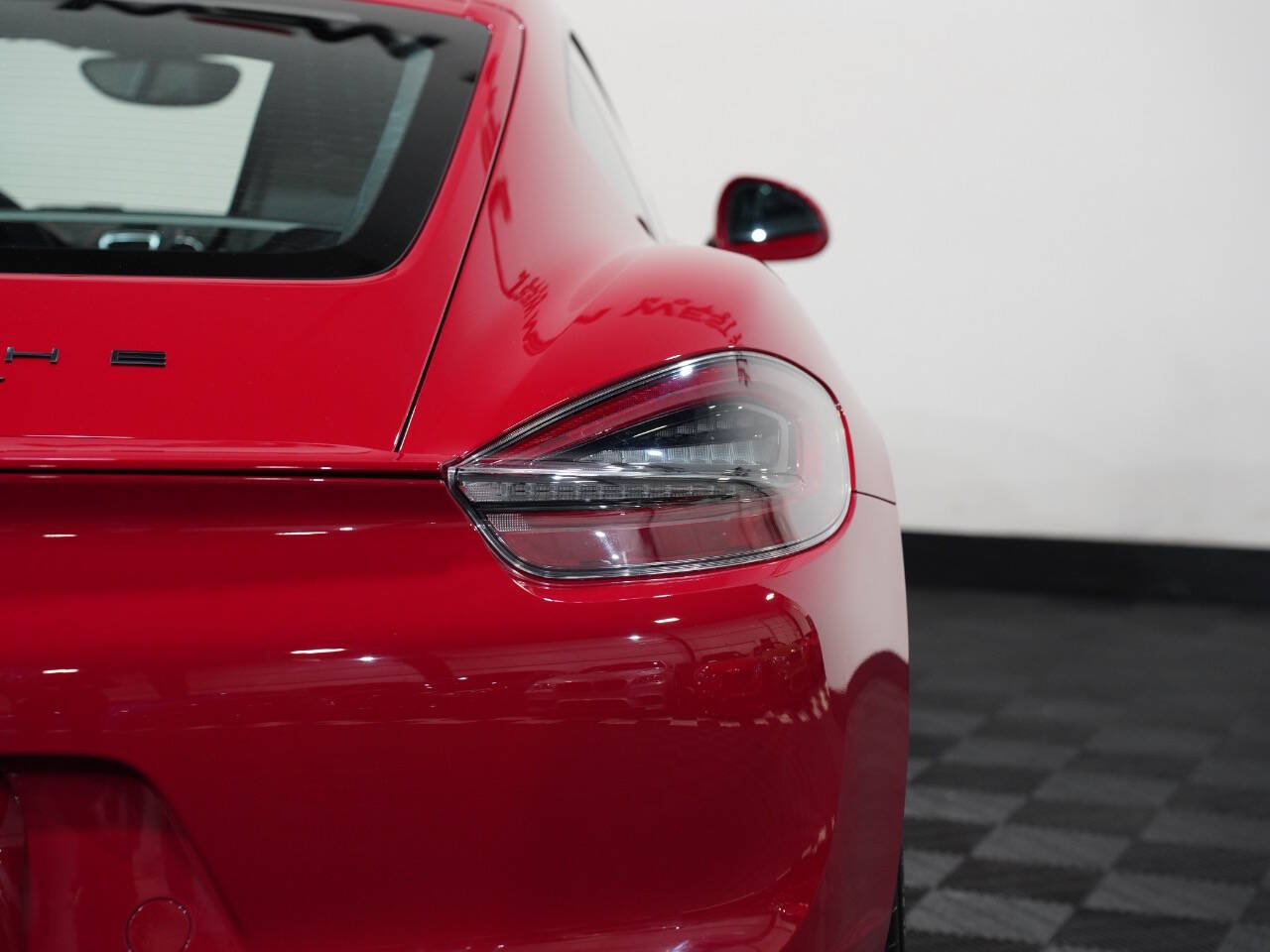 CARMINE RED, 2015 PORSCHE CAYMAN Image 15