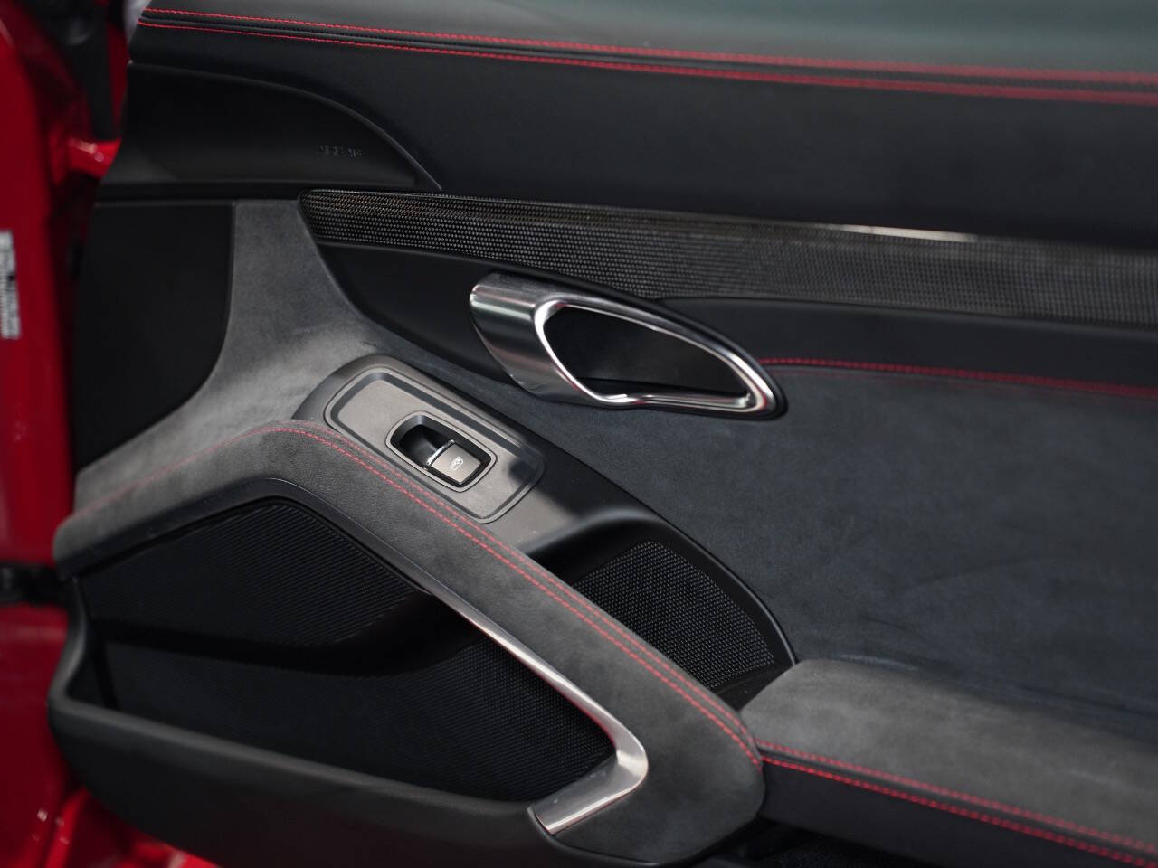 CARMINE RED, 2015 PORSCHE CAYMAN Image 21