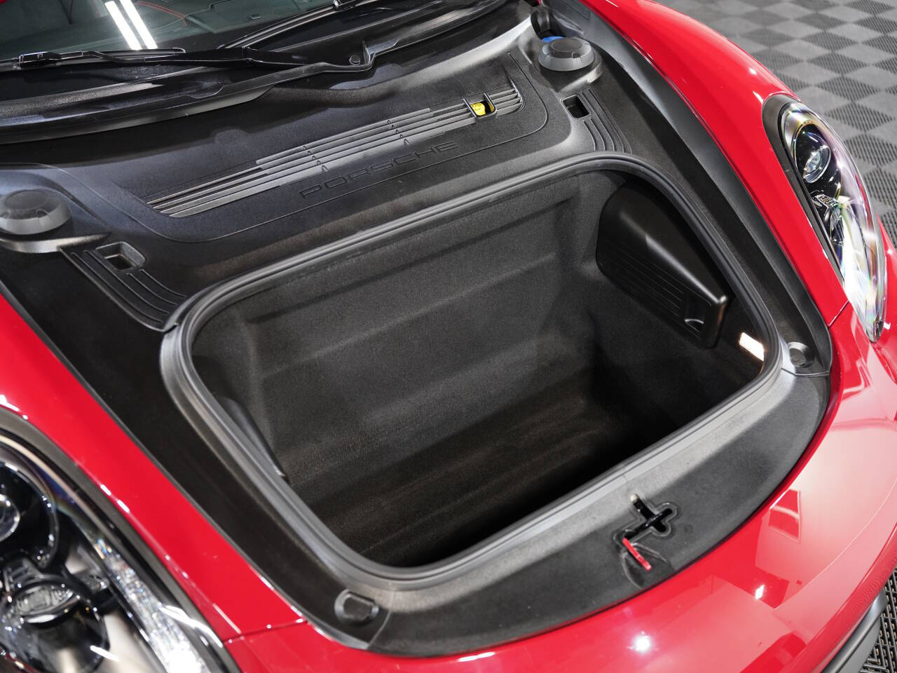 CARMINE RED, 2015 PORSCHE CAYMAN Image 38