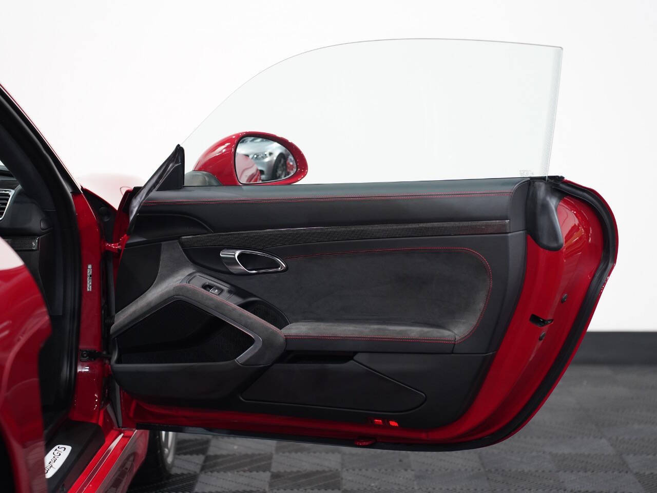 CARMINE RED, 2015 PORSCHE CAYMAN Image 20