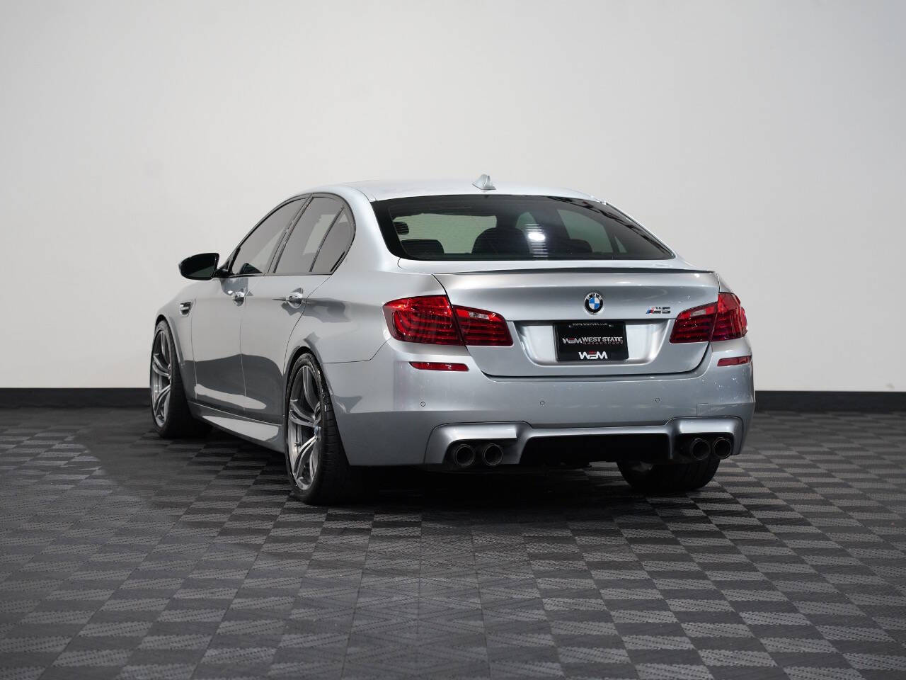 PURE METAL SILVER, 2016 BMW M5 Image 8