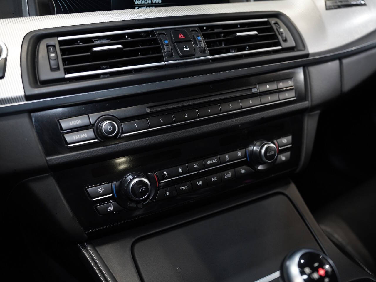 PURE METAL SILVER, 2016 BMW M5 Image 48