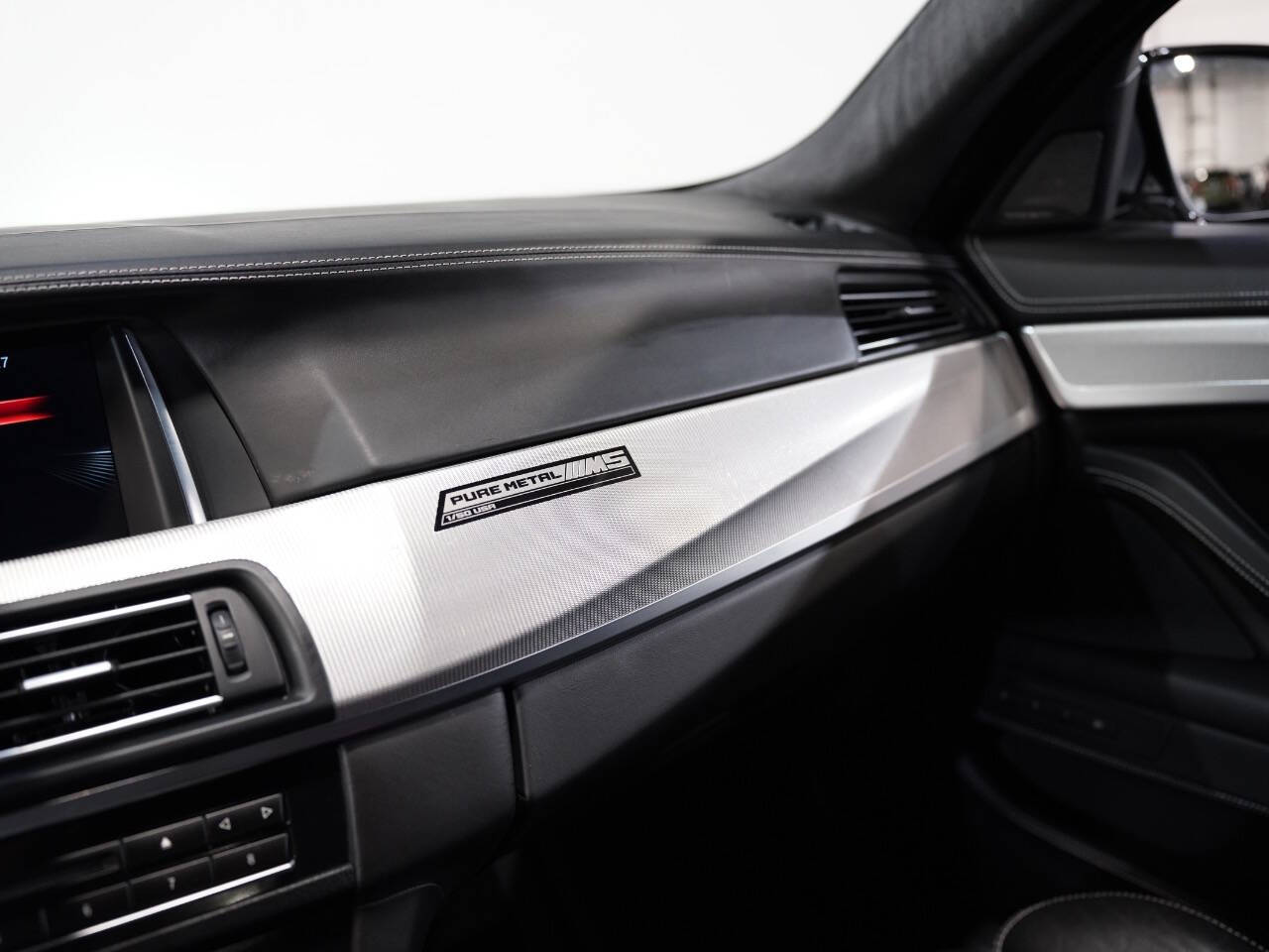 PURE METAL SILVER, 2016 BMW M5 Image 50