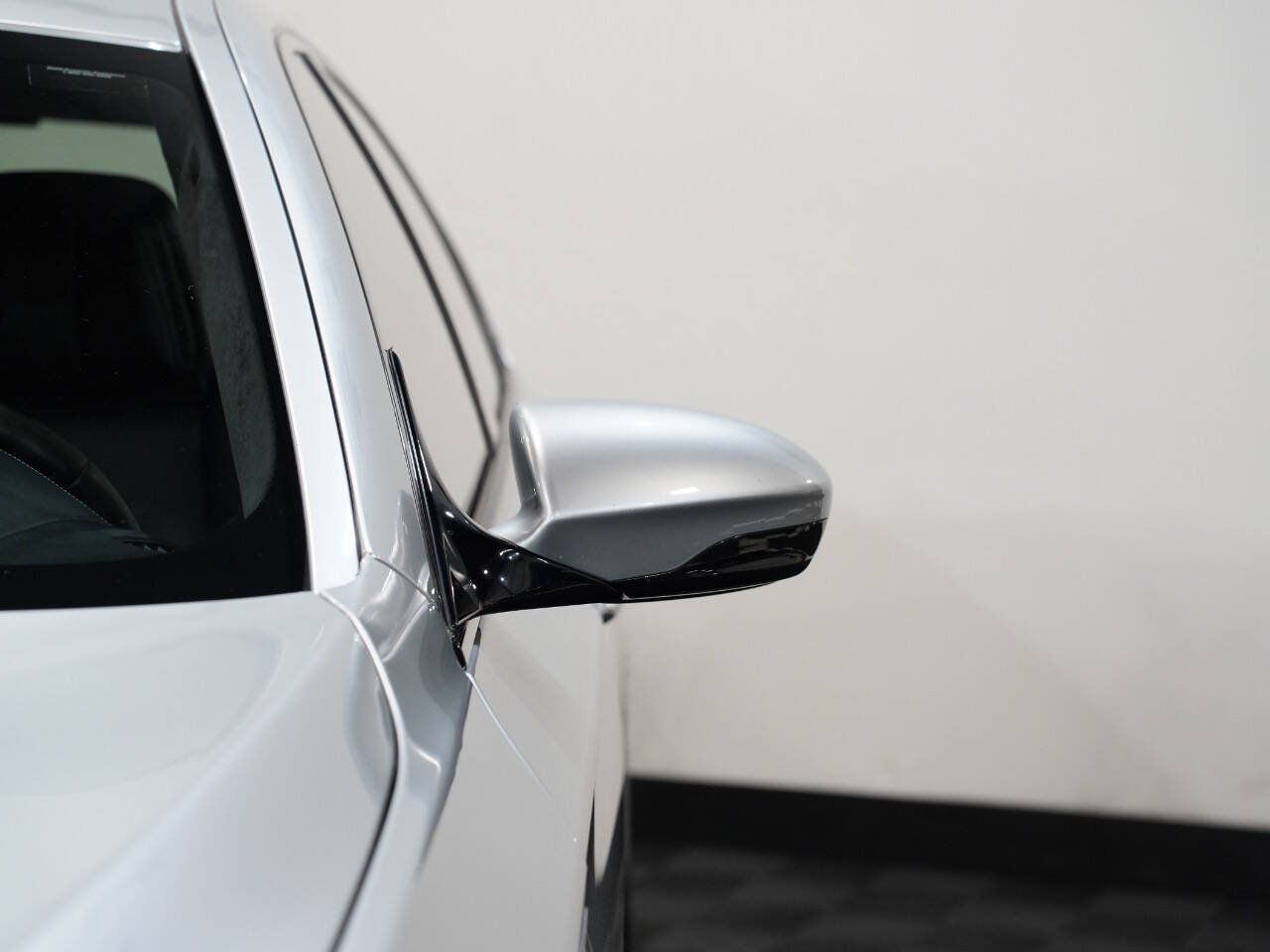PURE METAL SILVER, 2016 BMW M5 Image 11