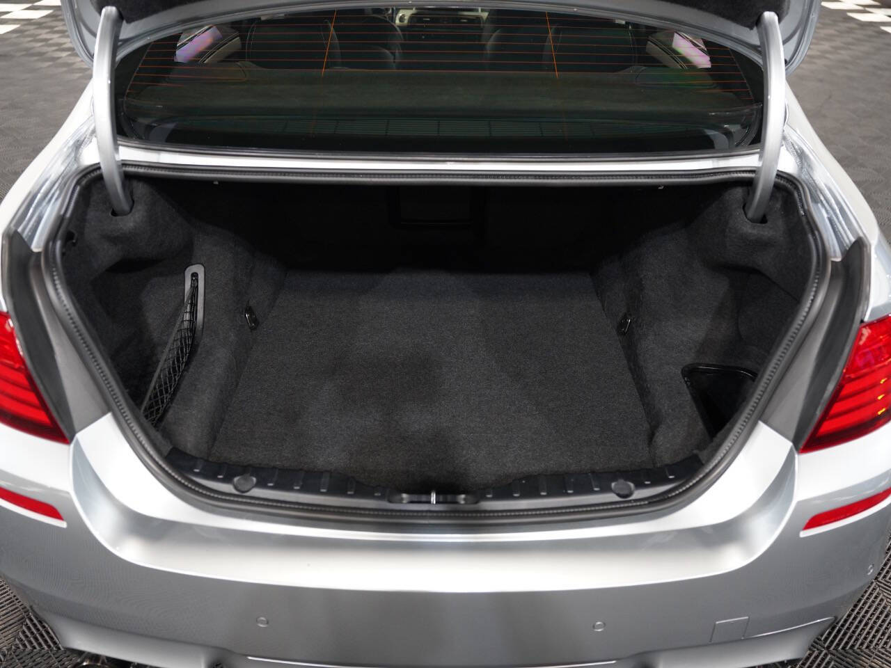 PURE METAL SILVER, 2016 BMW M5 Image 57