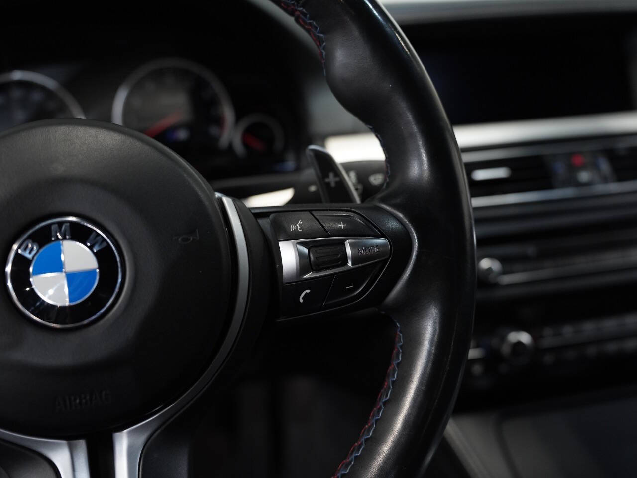 PURE METAL SILVER, 2016 BMW M5 Image 45
