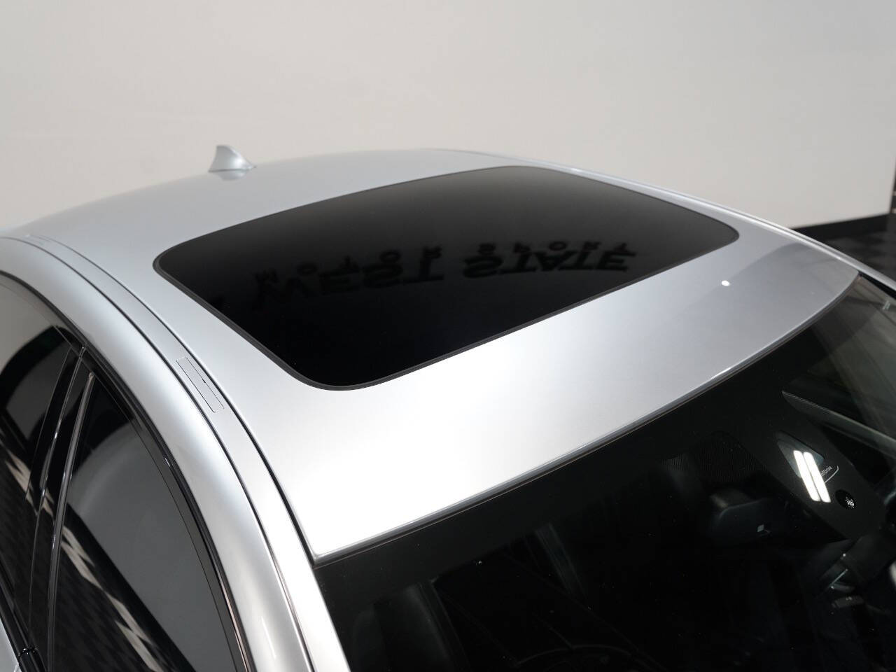 PURE METAL SILVER, 2016 BMW M5 Image 14