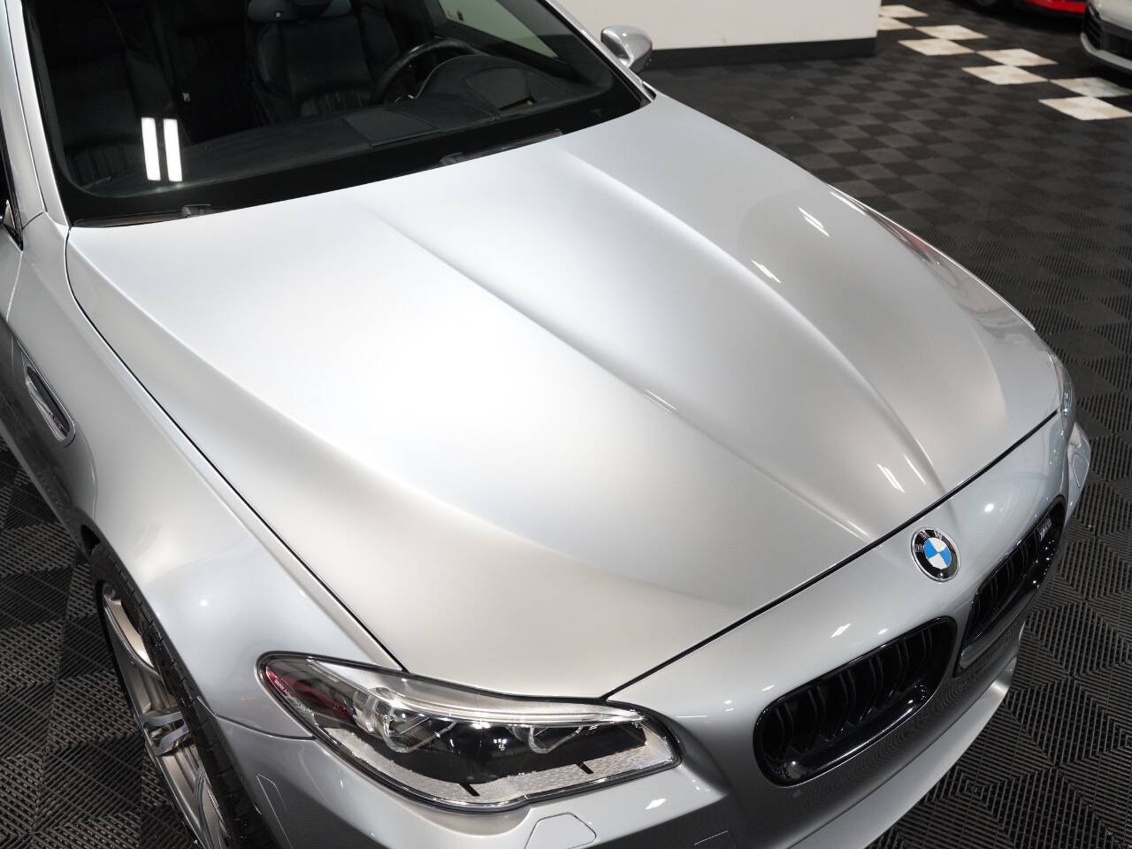 PURE METAL SILVER, 2016 BMW M5 Image 12