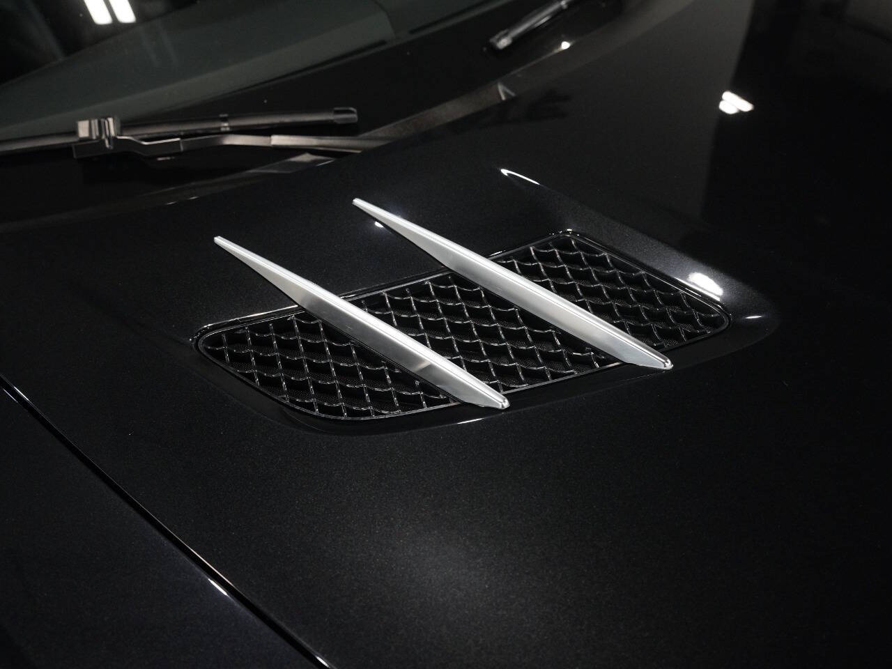 OBSIDIAN BLACK METALLIC, 2012 MERCEDES-BENZ SLS-CLASS Image 13