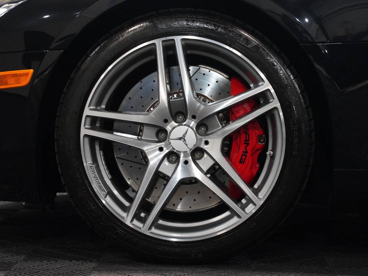 OBSIDIAN BLACK METALLIC, 2012 MERCEDES-BENZ SLS-CLASS Image 57