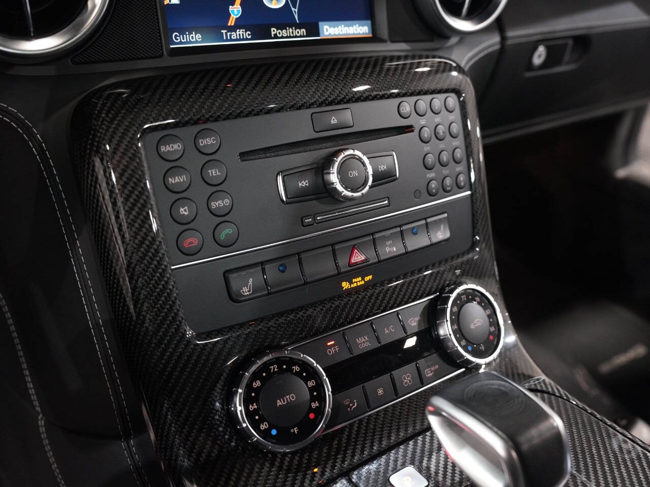 OBSIDIAN BLACK METALLIC, 2012 MERCEDES-BENZ SLS-CLASS Image 42