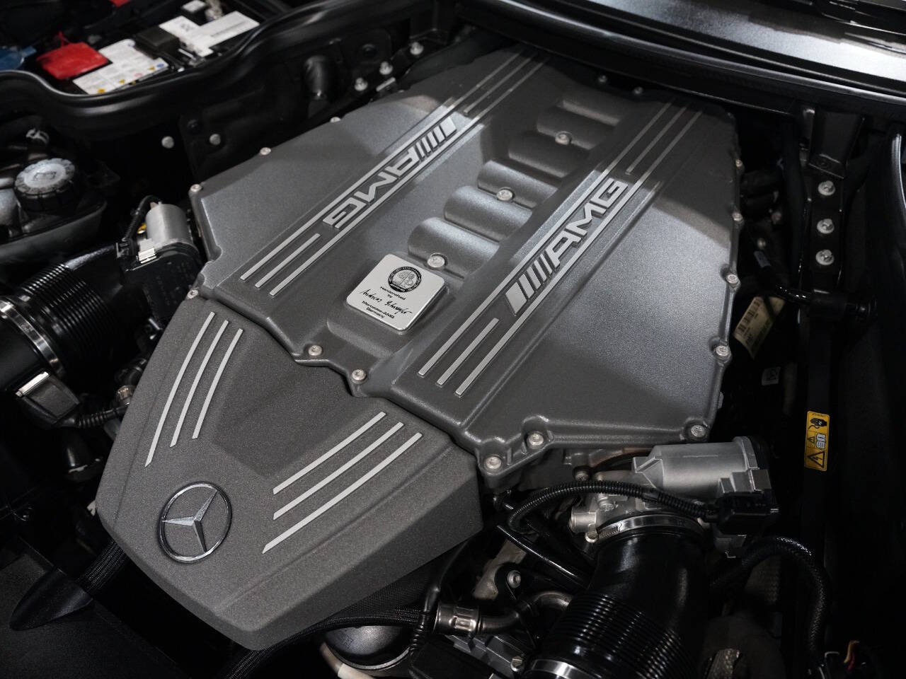 OBSIDIAN BLACK METALLIC, 2012 MERCEDES-BENZ SLS-CLASS Image 51