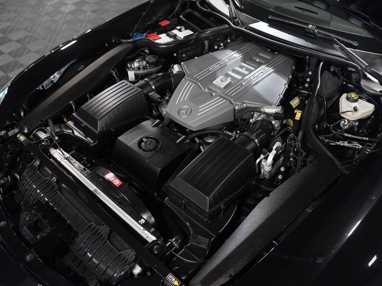 OBSIDIAN BLACK METALLIC, 2012 MERCEDES-BENZ SLS-CLASS Image 50