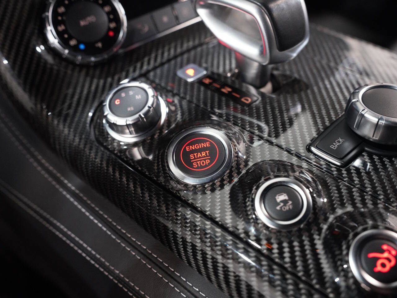 OBSIDIAN BLACK METALLIC, 2012 MERCEDES-BENZ SLS-CLASS Image 46