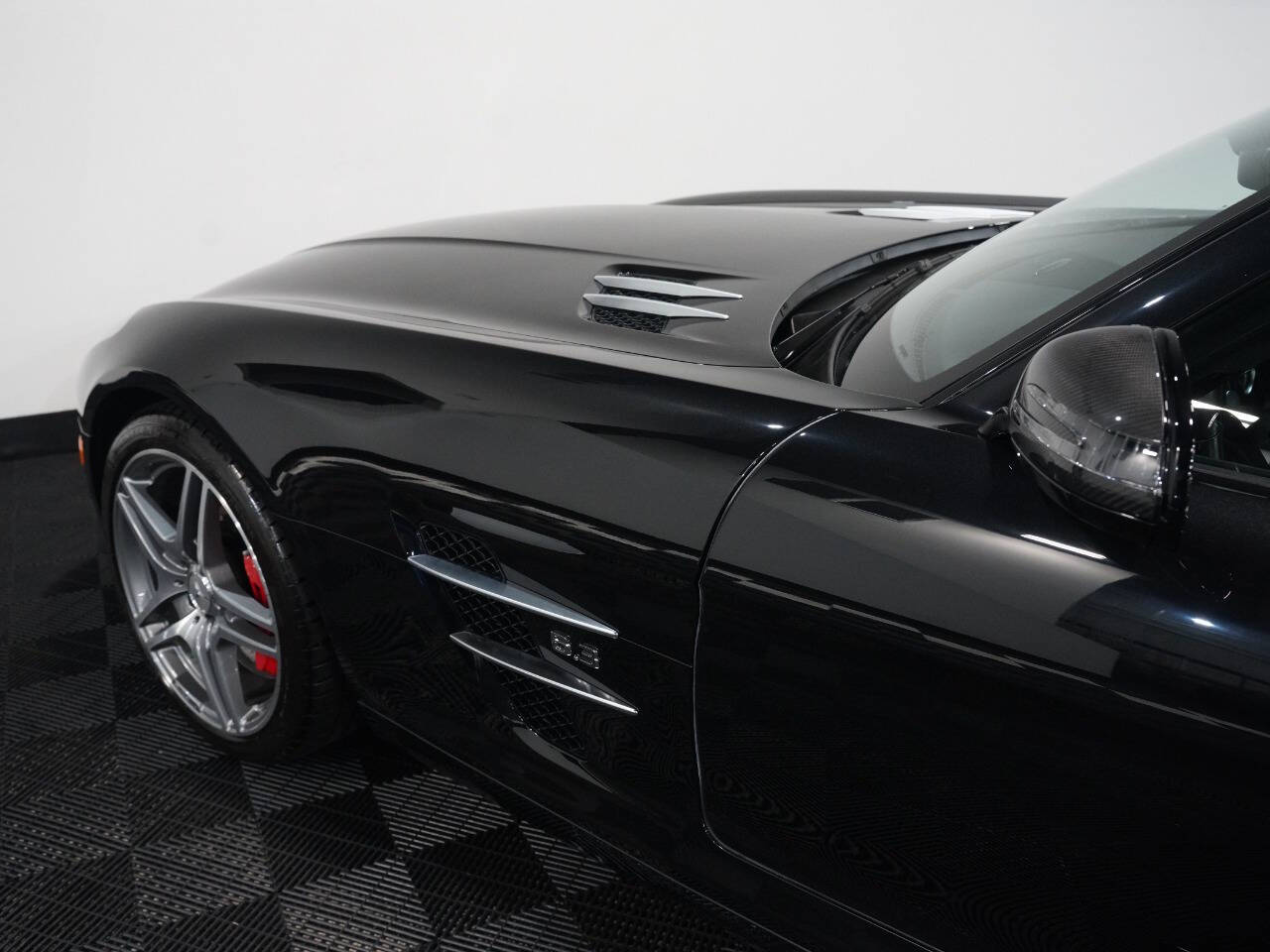 OBSIDIAN BLACK METALLIC, 2012 MERCEDES-BENZ SLS-CLASS Image 22
