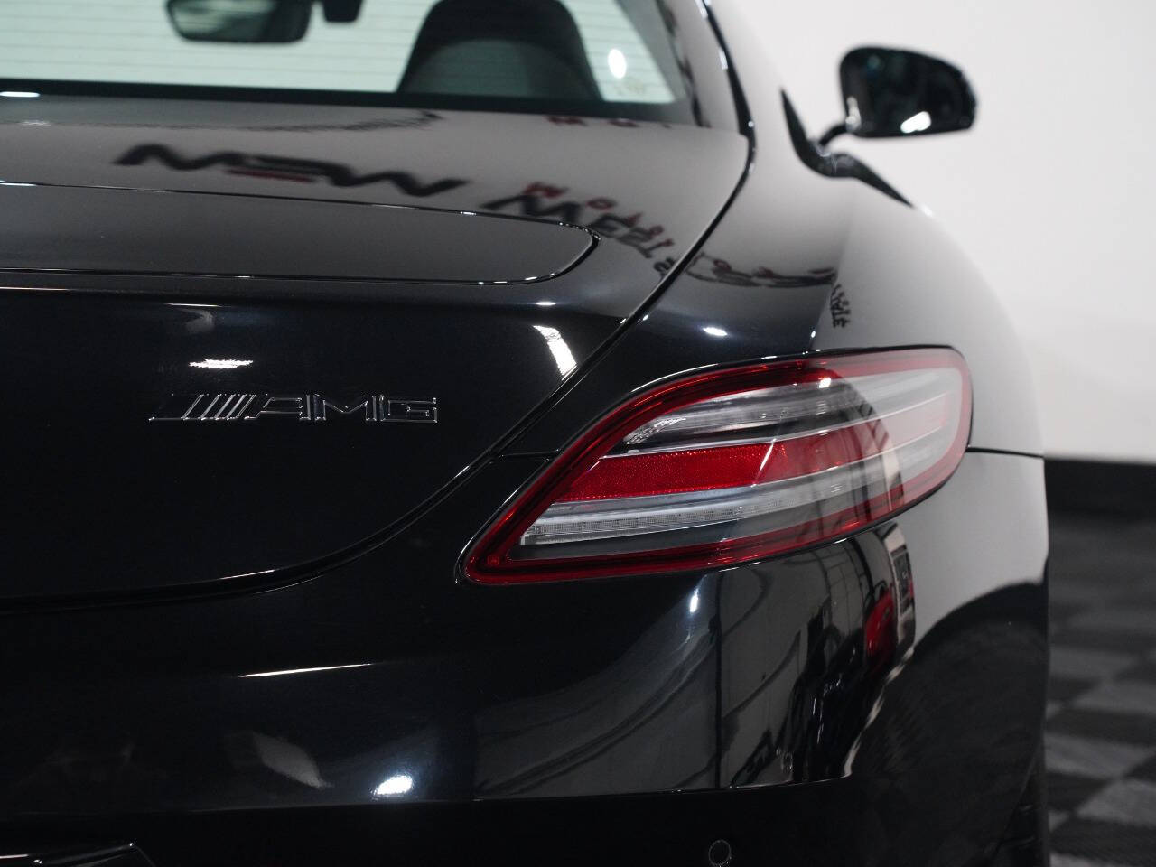 OBSIDIAN BLACK METALLIC, 2012 MERCEDES-BENZ SLS-CLASS Image 18