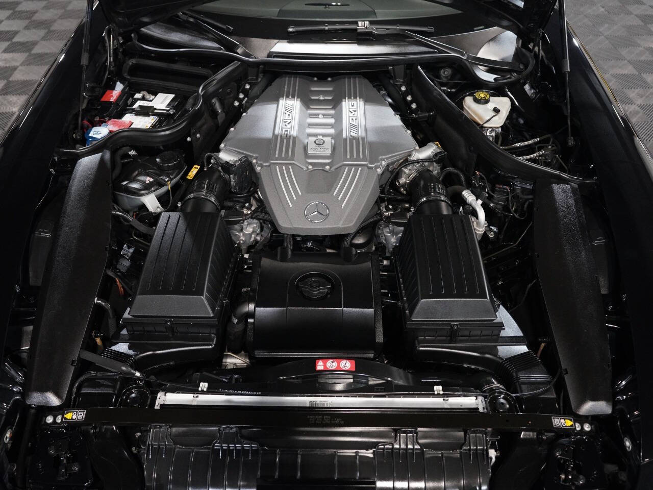 OBSIDIAN BLACK METALLIC, 2012 MERCEDES-BENZ SLS-CLASS Image 49