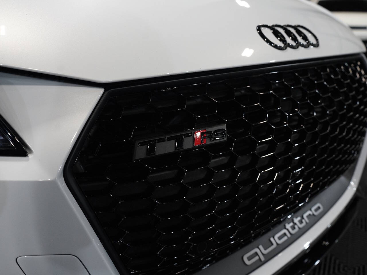 SUZUKA GREY, 2020 AUDI TT Image 13