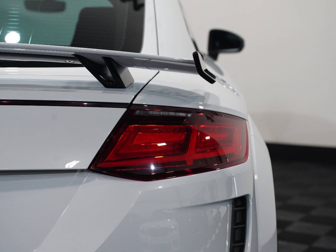 SUZUKA GREY, 2020 AUDI TT Image 18