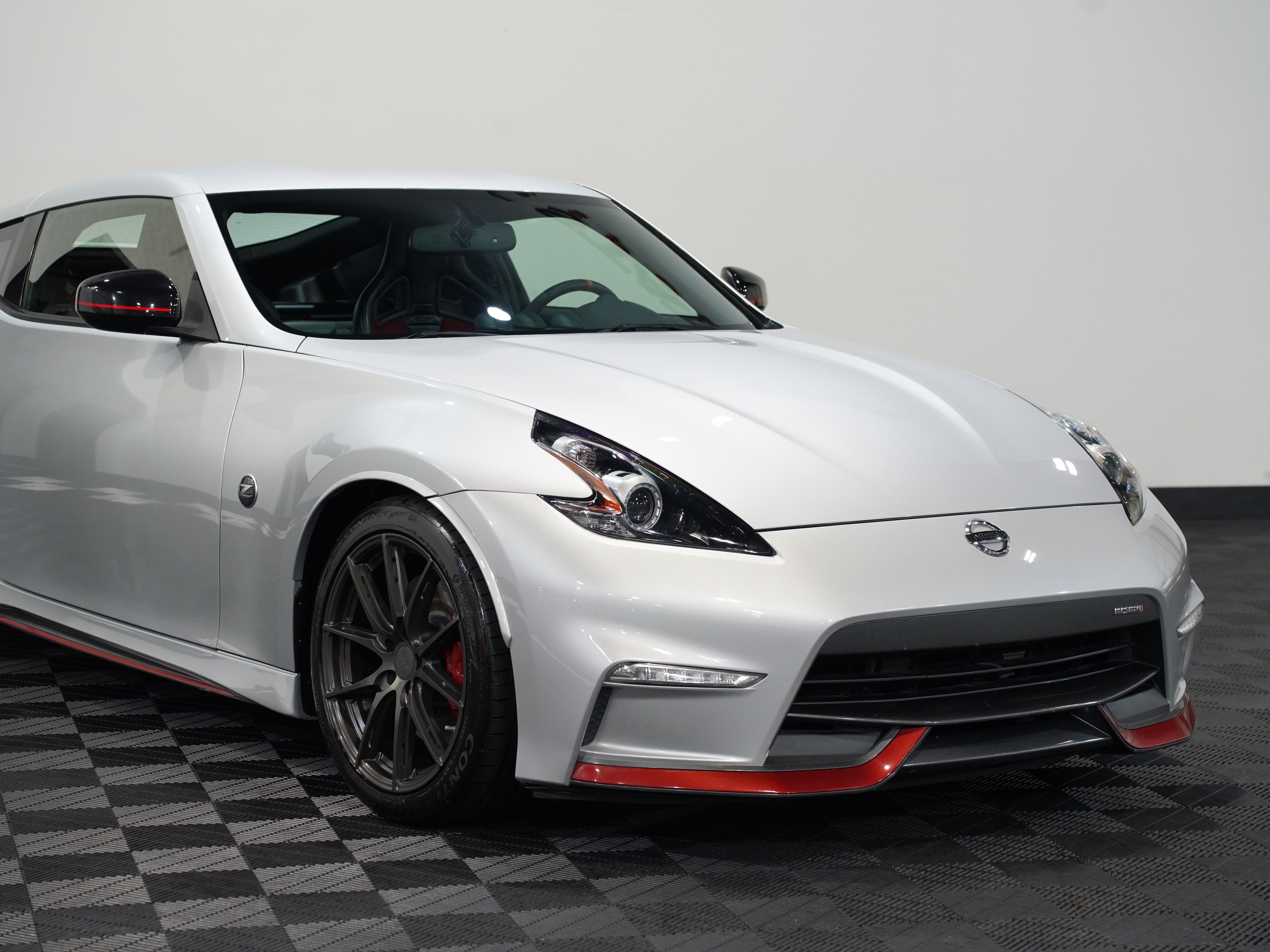 SILVER, 2016 NISSAN 370Z Image 9