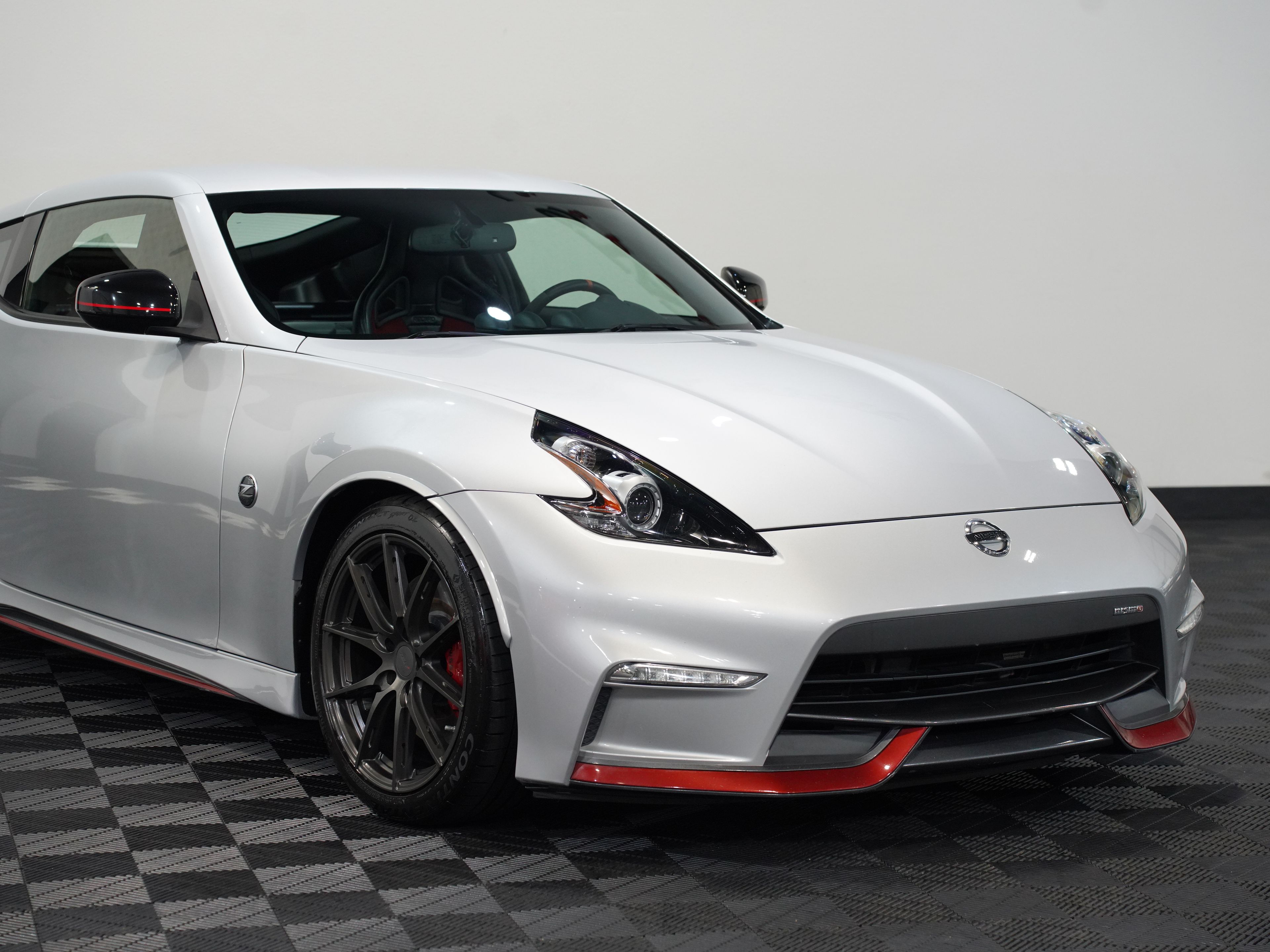 SILVER, 2016 NISSAN 370Z Image 9