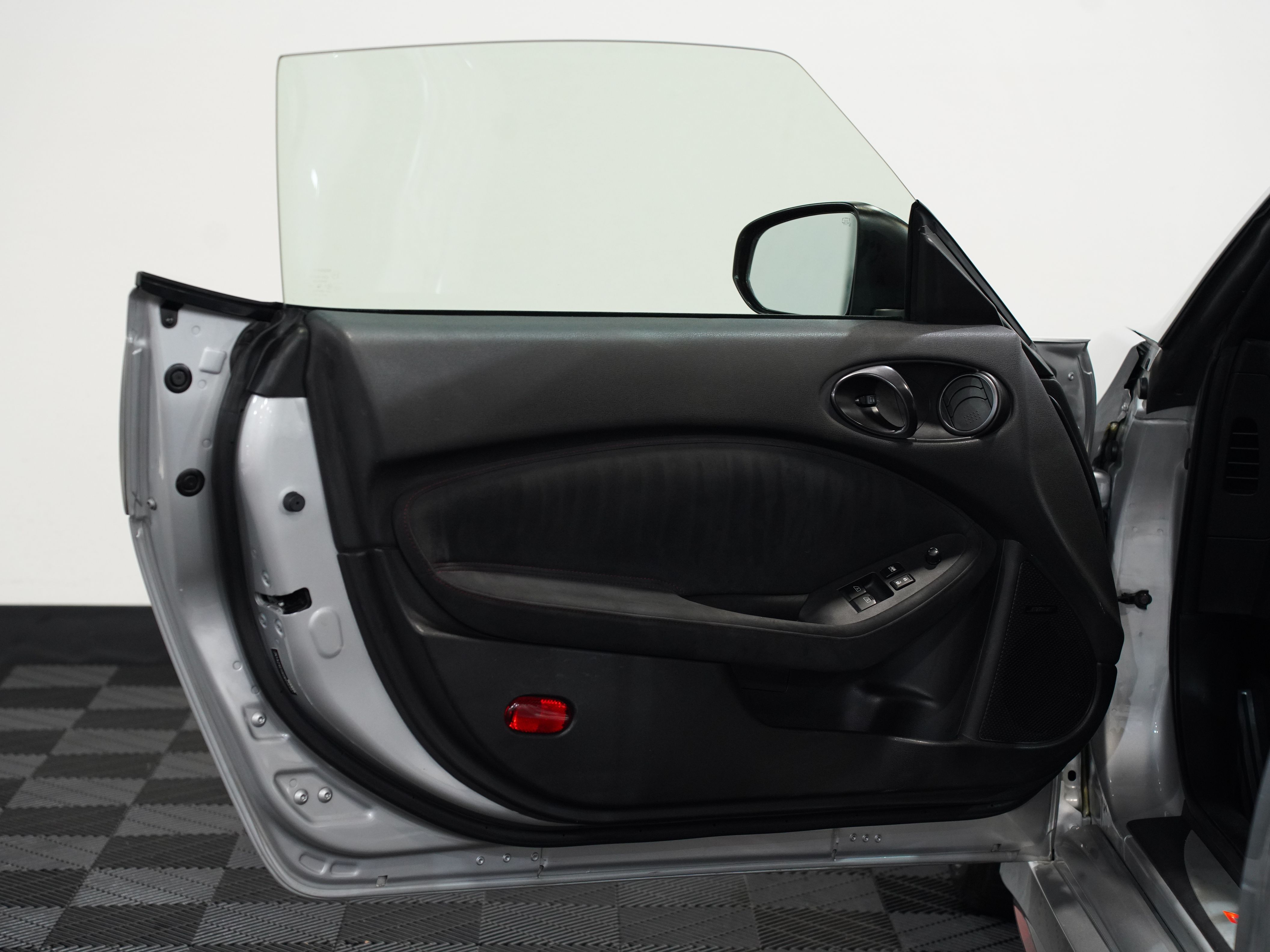 SILVER, 2016 NISSAN 370Z Image 21