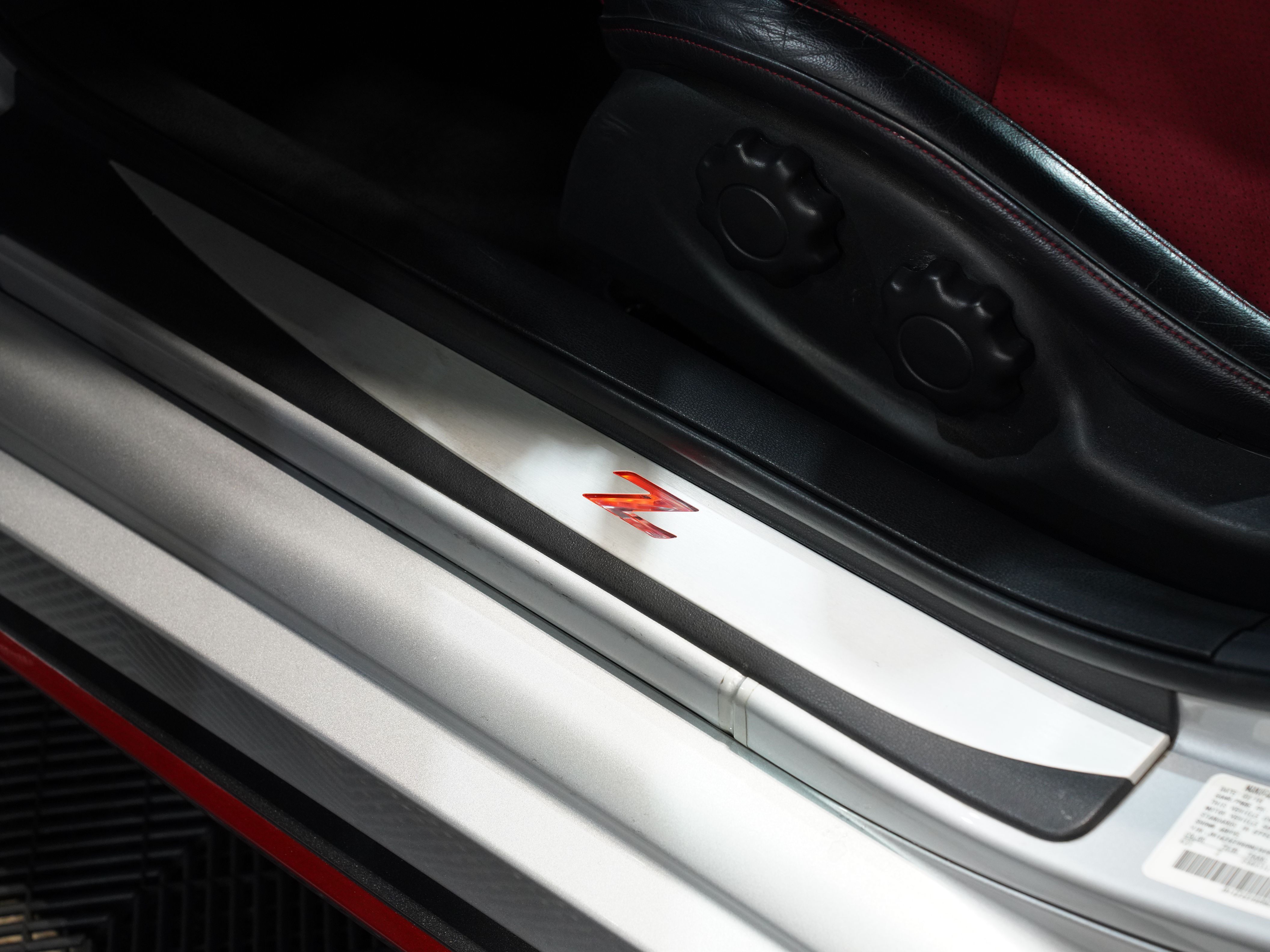 SILVER, 2016 NISSAN 370Z Image 25