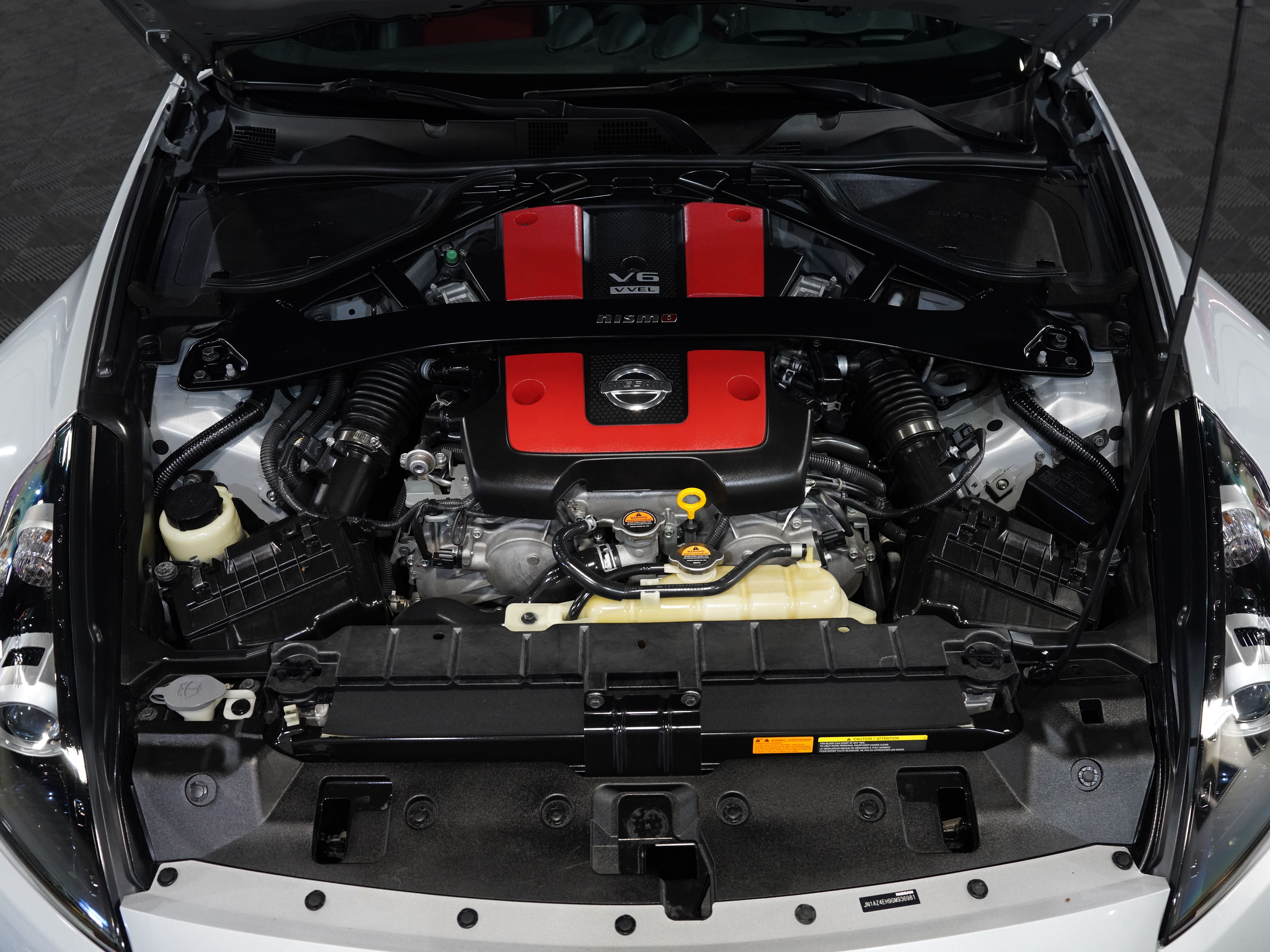 SILVER, 2016 NISSAN 370Z Image 42