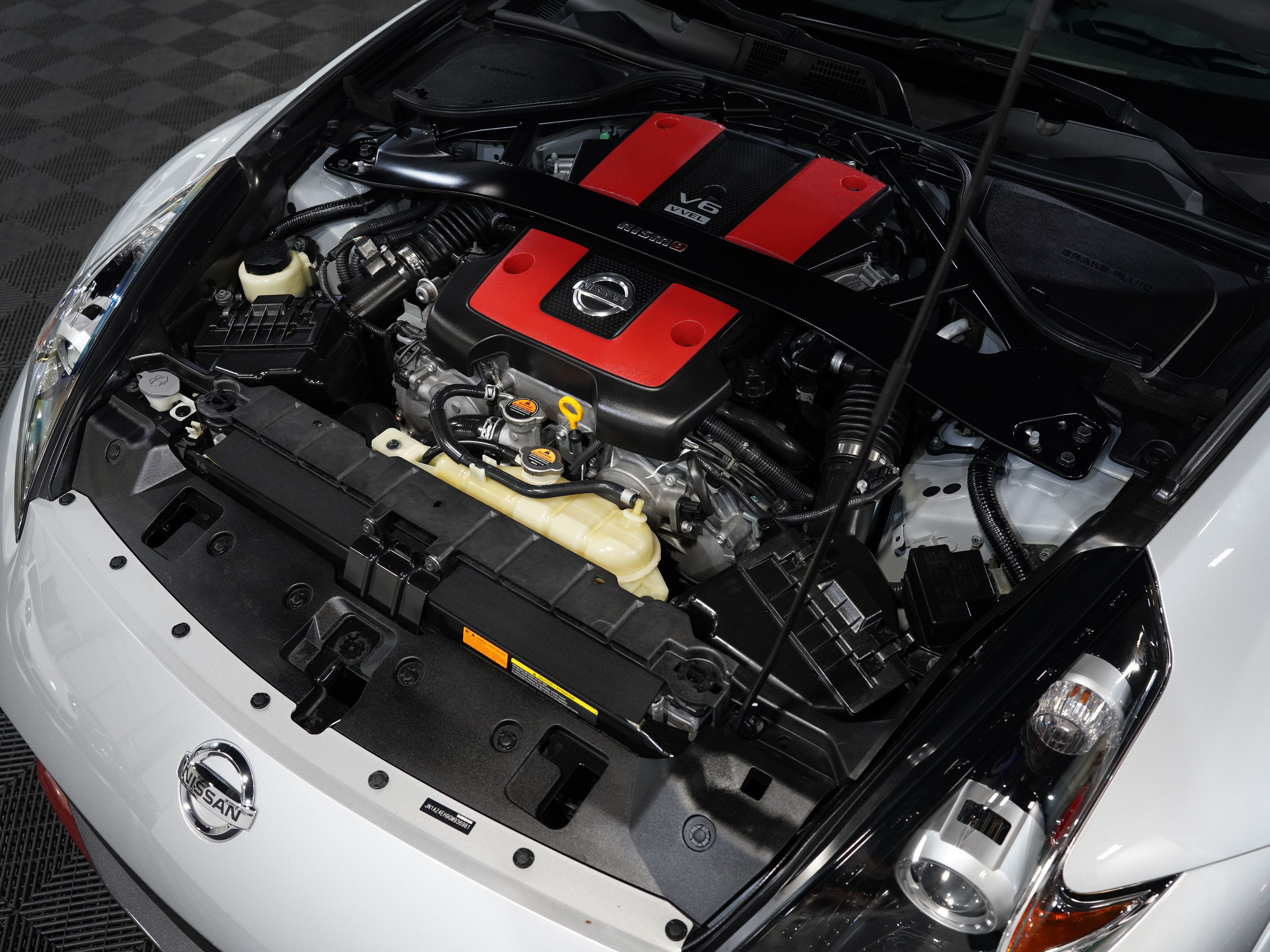 SILVER, 2016 NISSAN 370Z Image 43