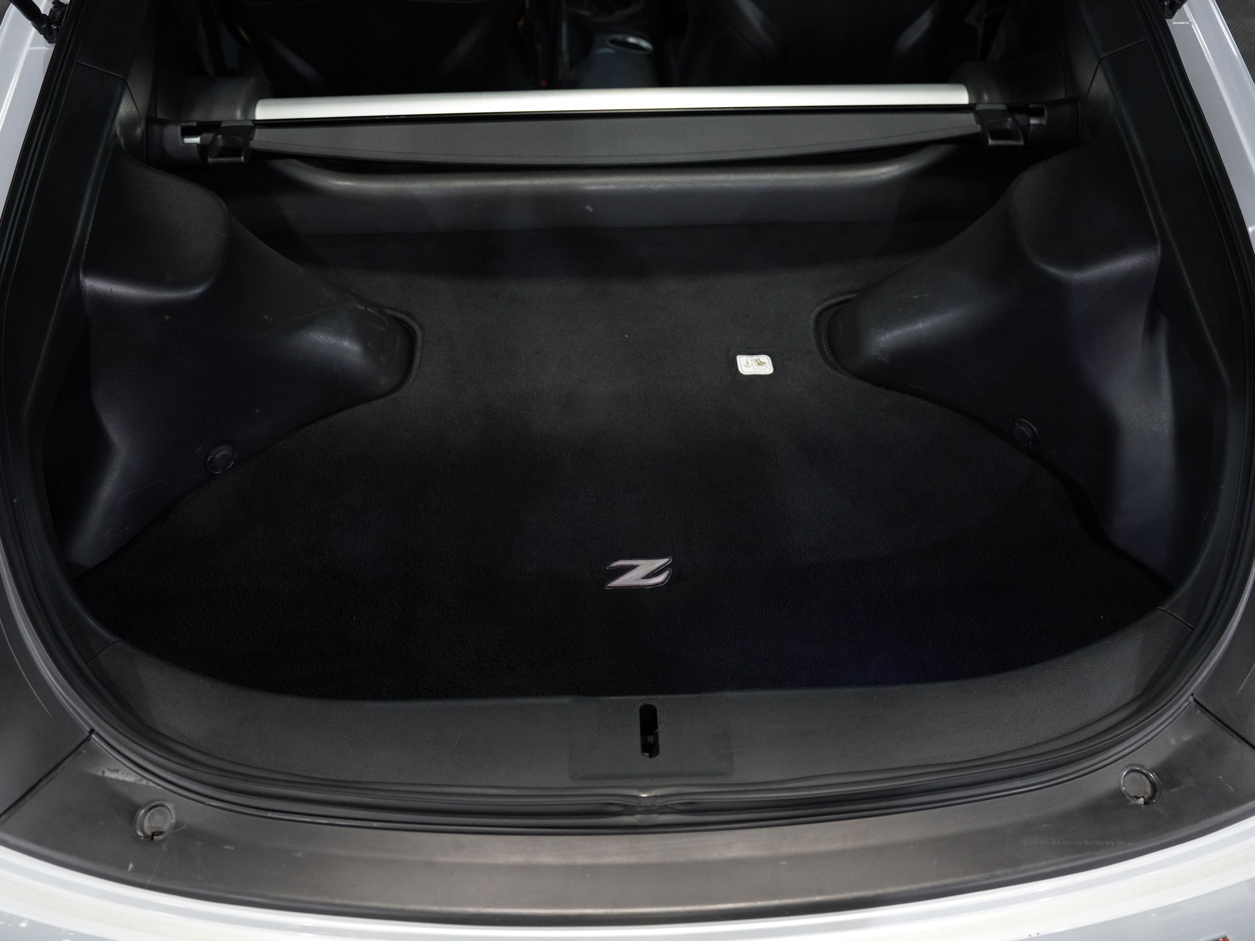 SILVER, 2016 NISSAN 370Z Image 46