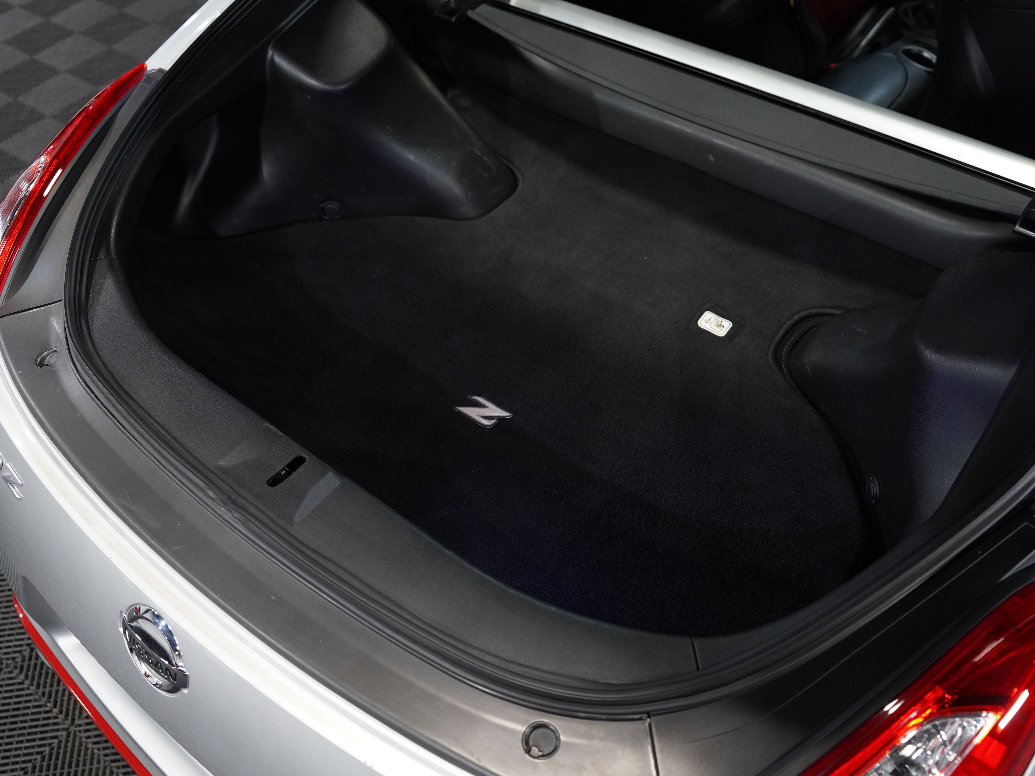 SILVER, 2016 NISSAN 370Z Image 47