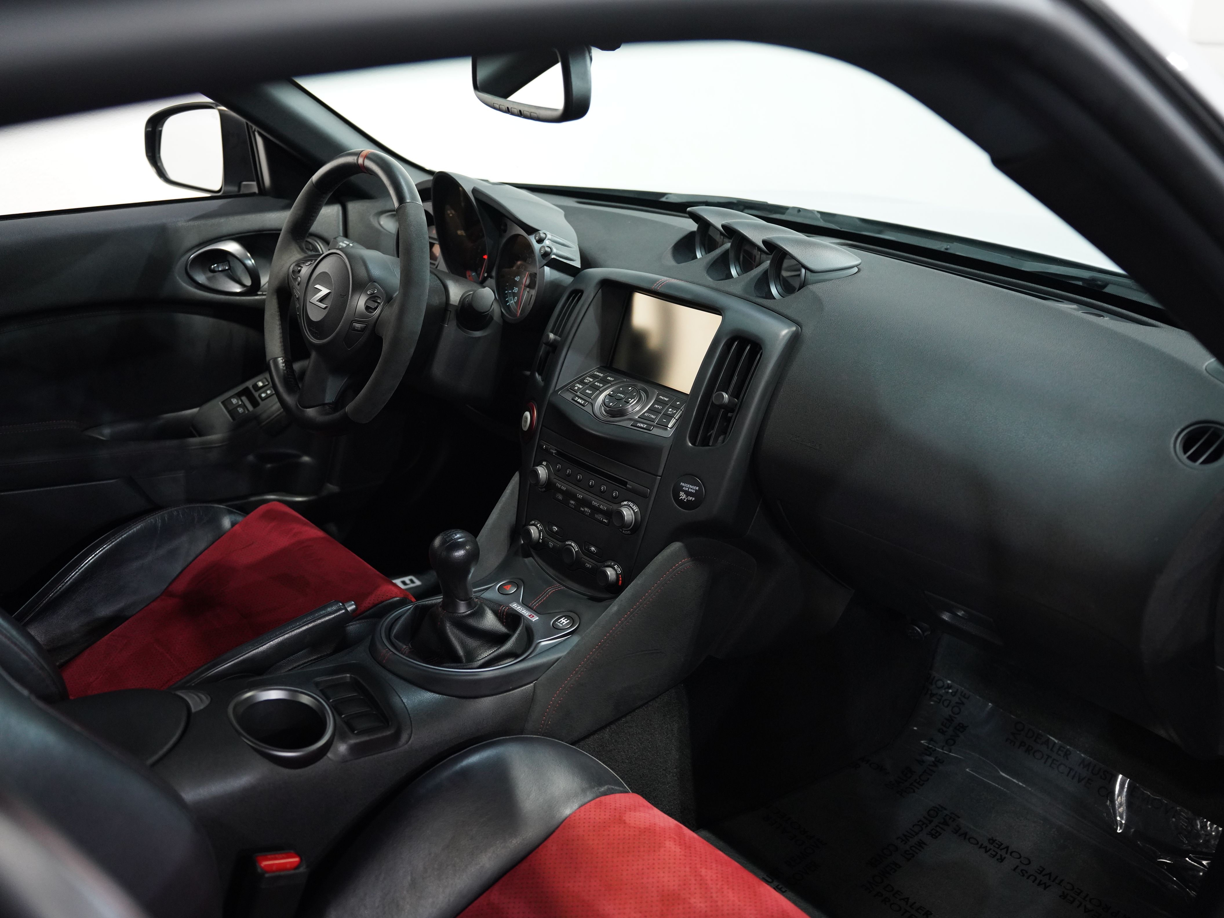 SILVER, 2016 NISSAN 370Z Image 32
