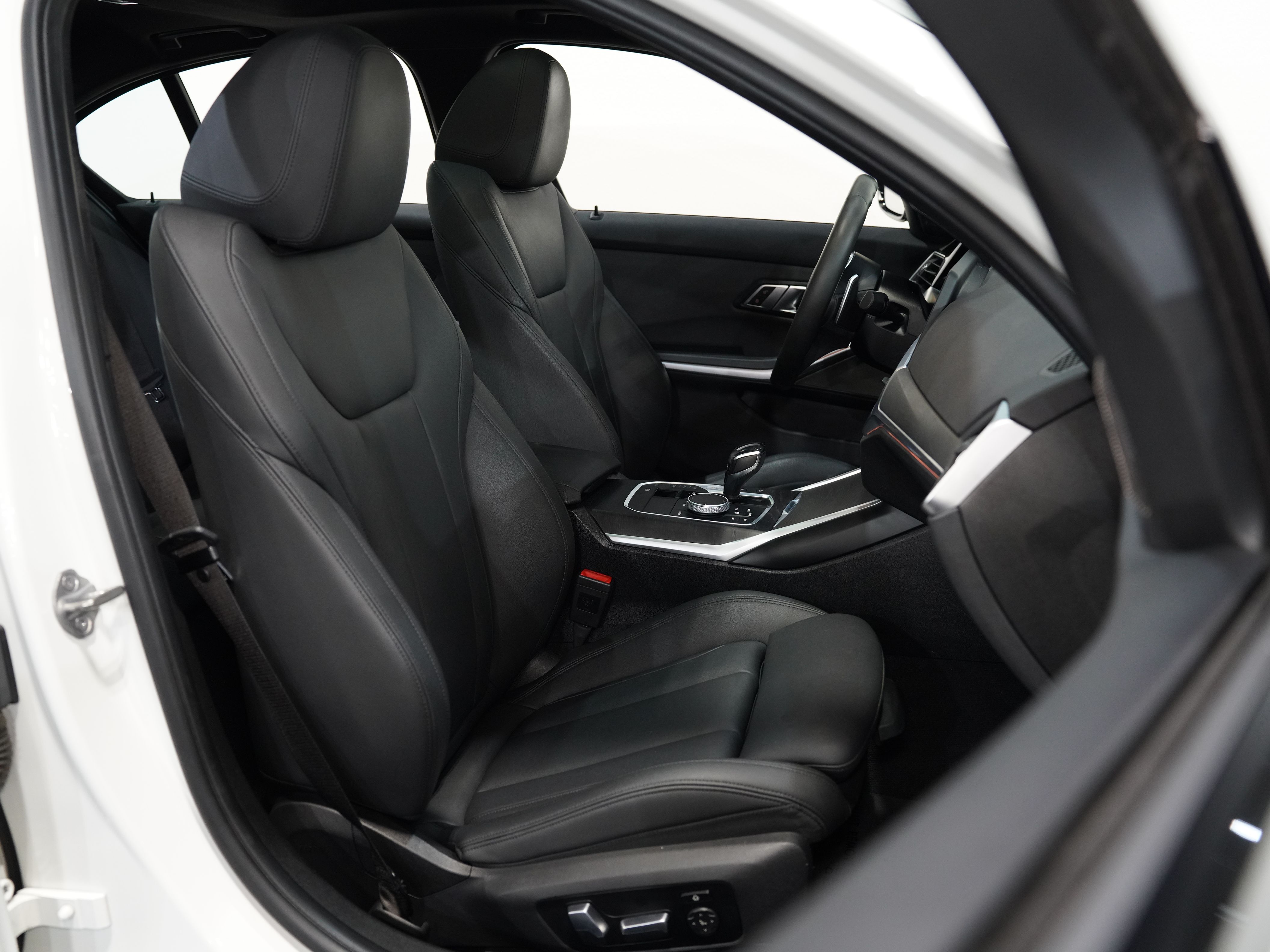ALPINE WHITE, 2020 BMW 3 SERIES Image 32