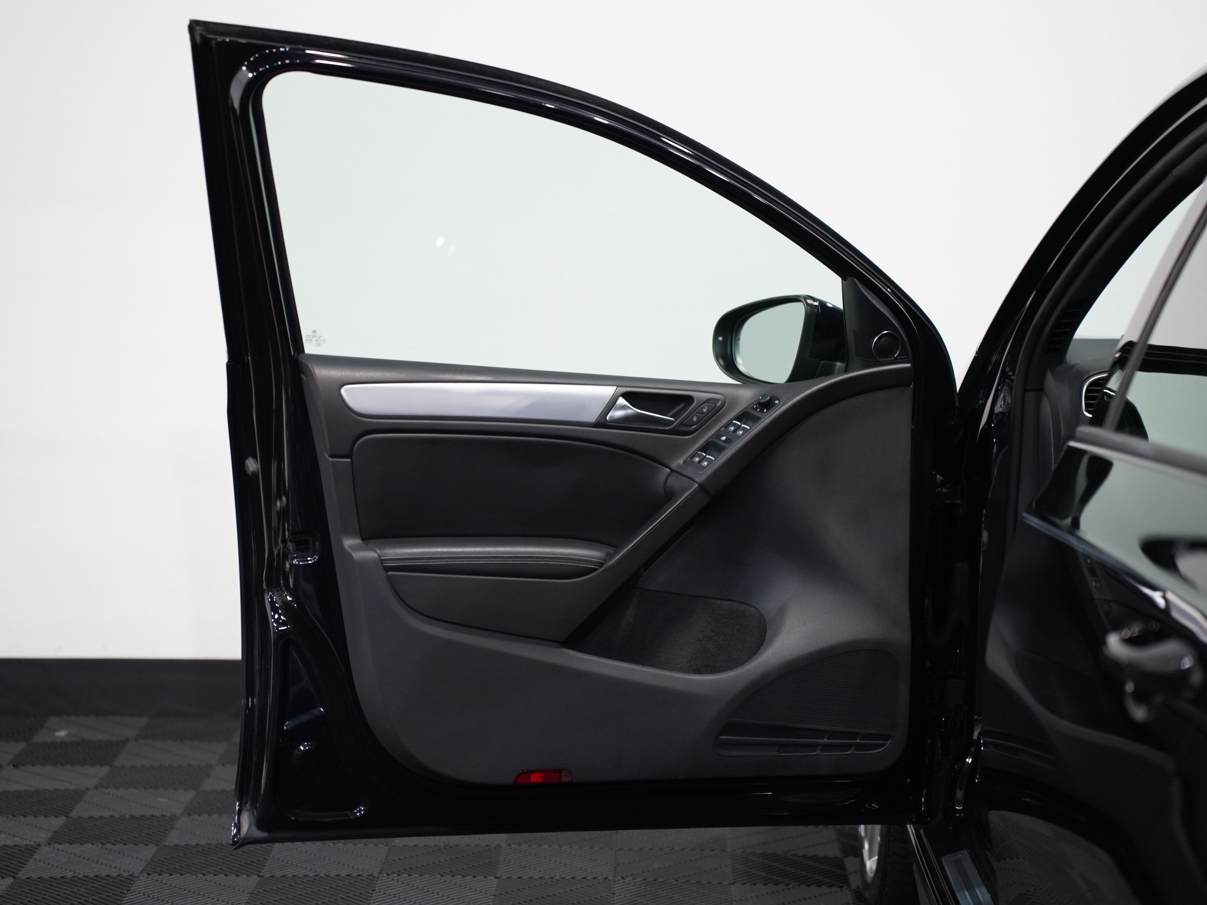 BLACK, 2013 VOLKSWAGEN GOLF Image 22