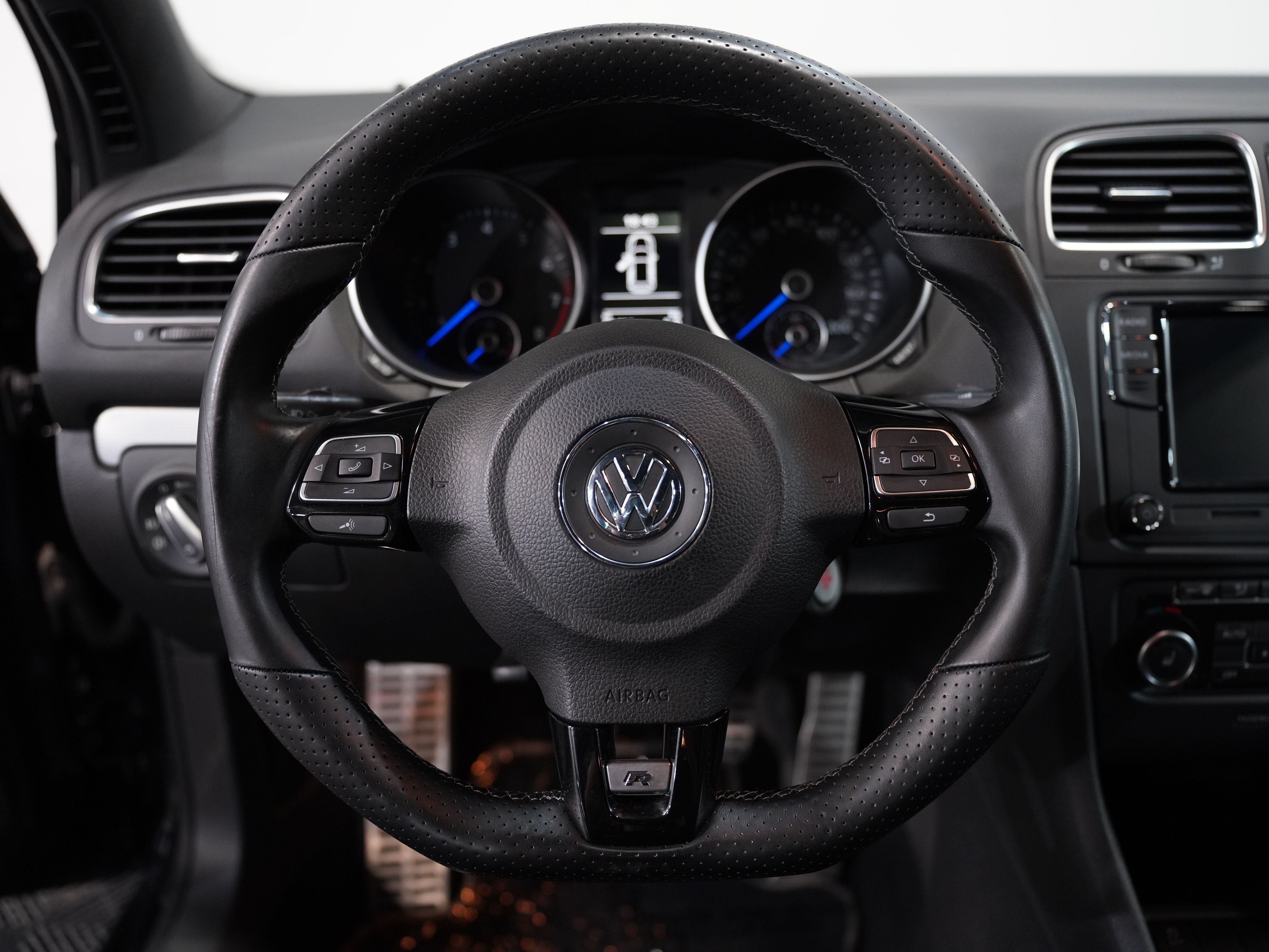 BLACK, 2013 VOLKSWAGEN GOLF Image 42