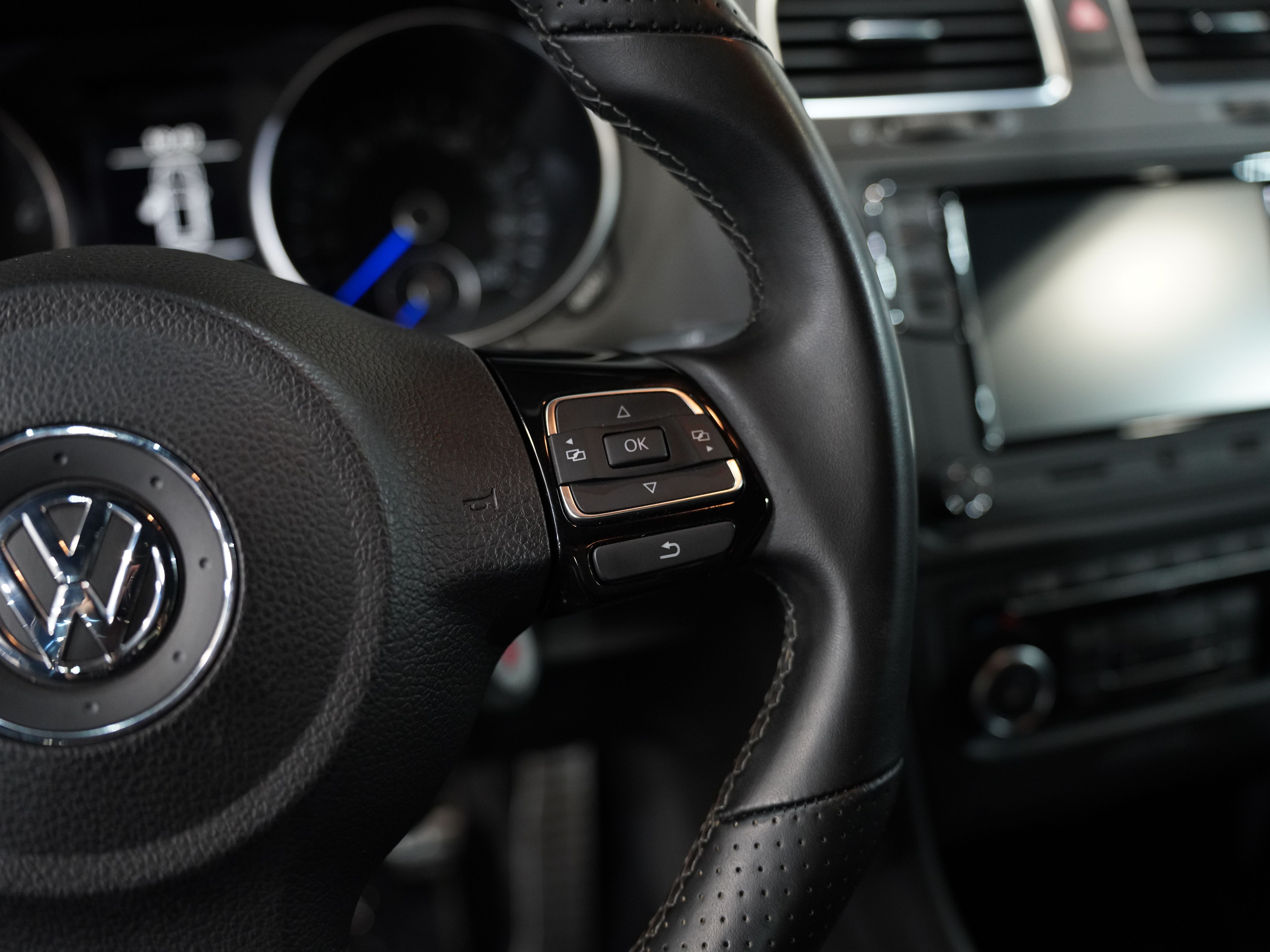 BLACK, 2013 VOLKSWAGEN GOLF Image 44