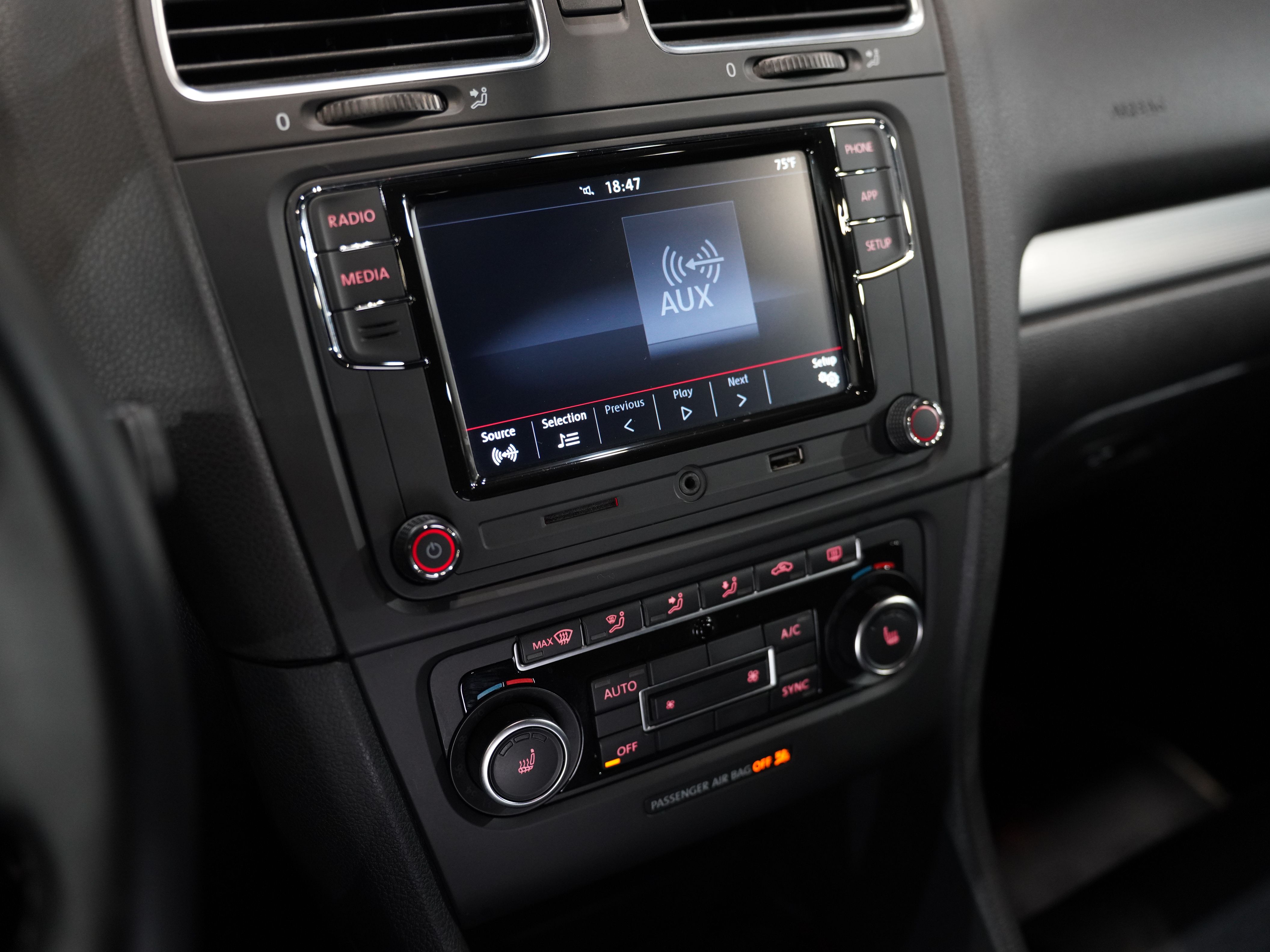 BLACK, 2013 VOLKSWAGEN GOLF Image 47