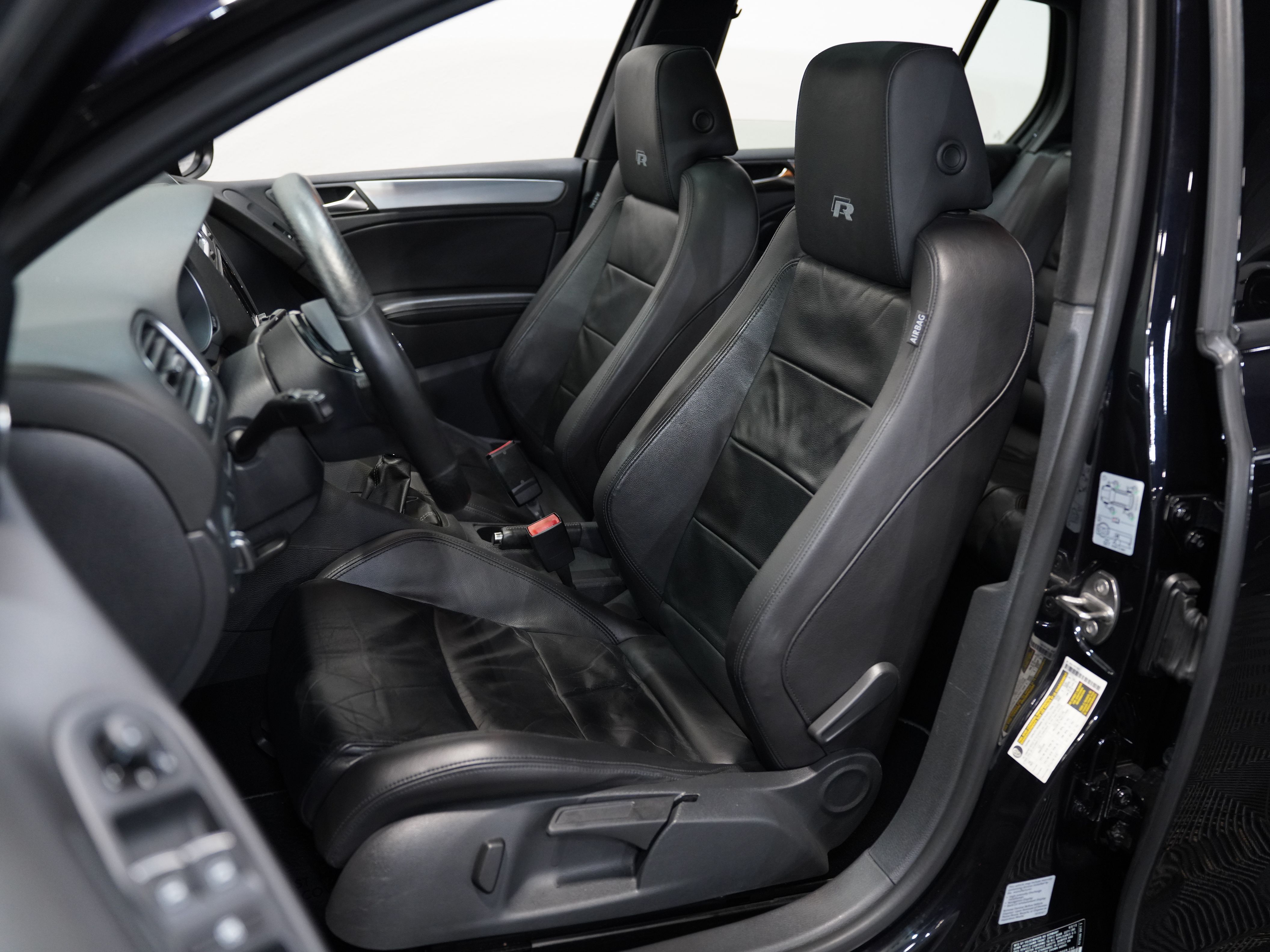 BLACK, 2013 VOLKSWAGEN GOLF Image 32