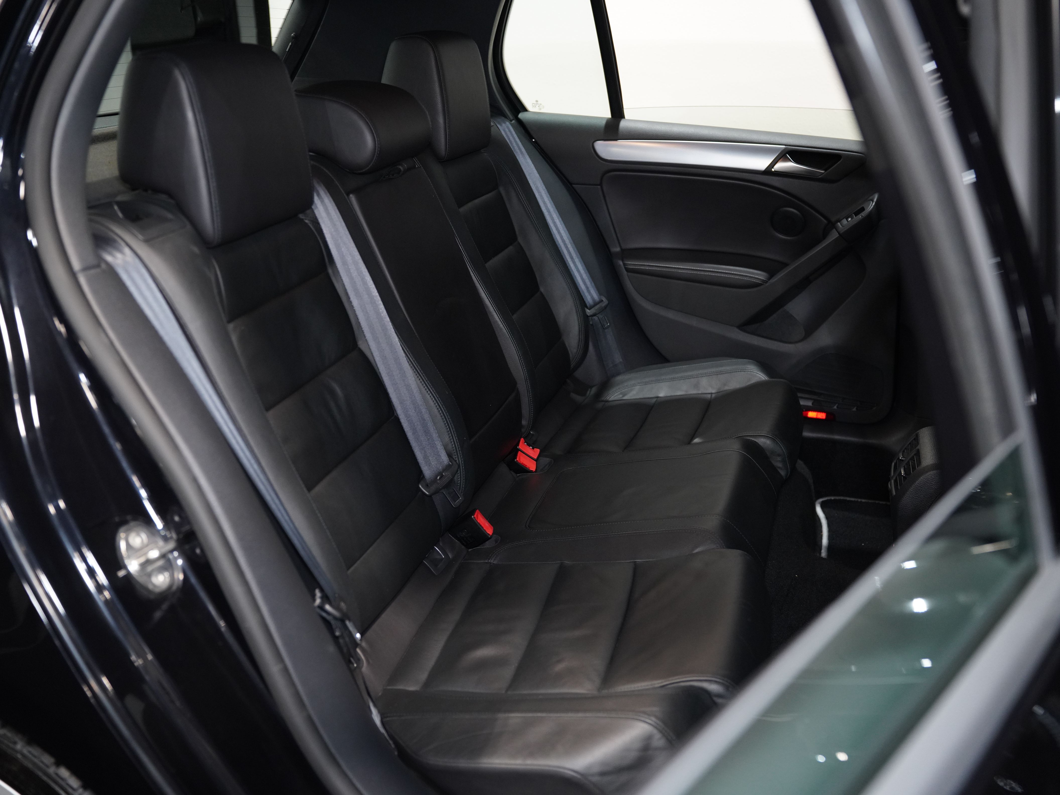 BLACK, 2013 VOLKSWAGEN GOLF Image 40