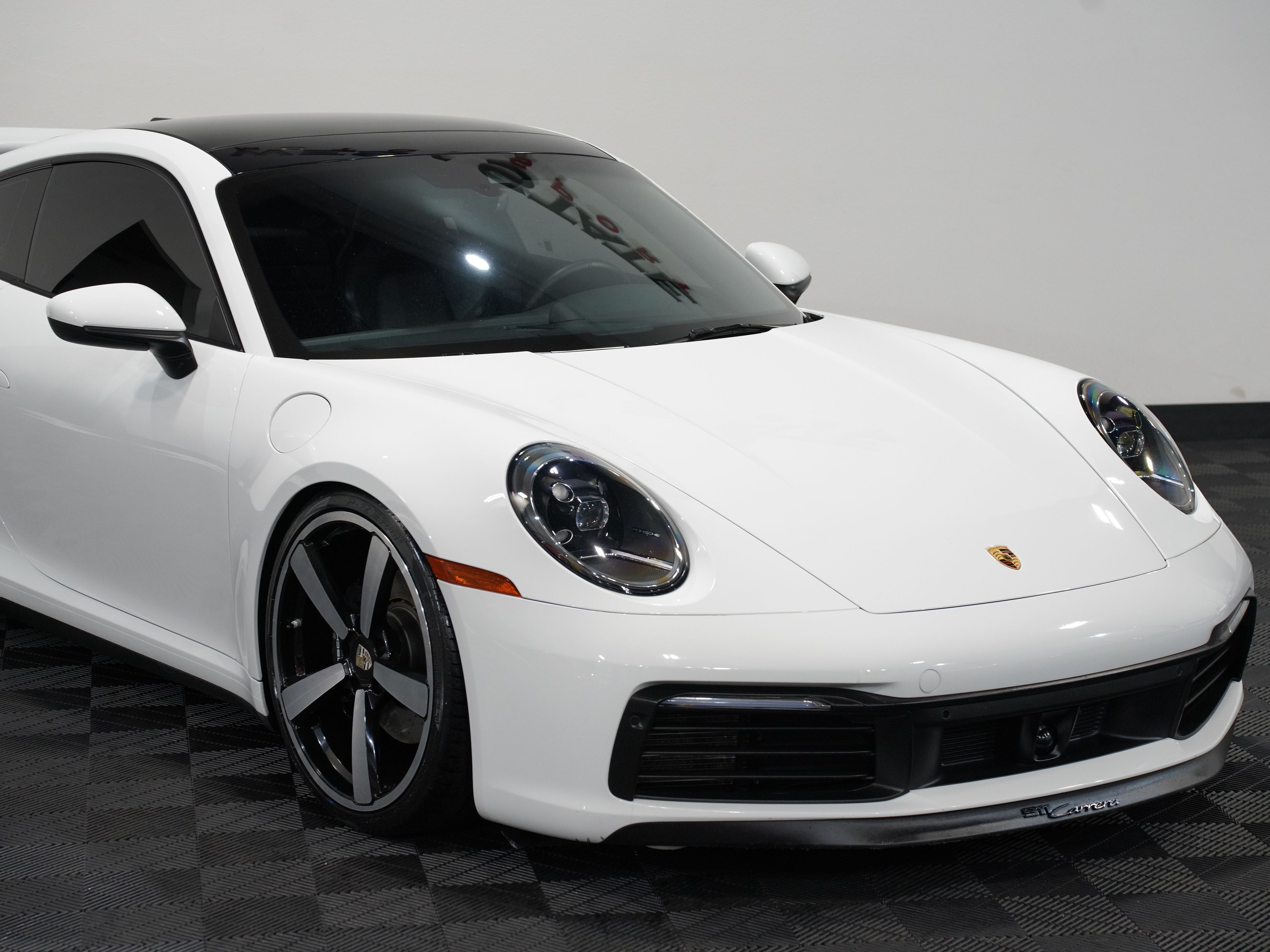 2020 PORSCHE 911 Image 9