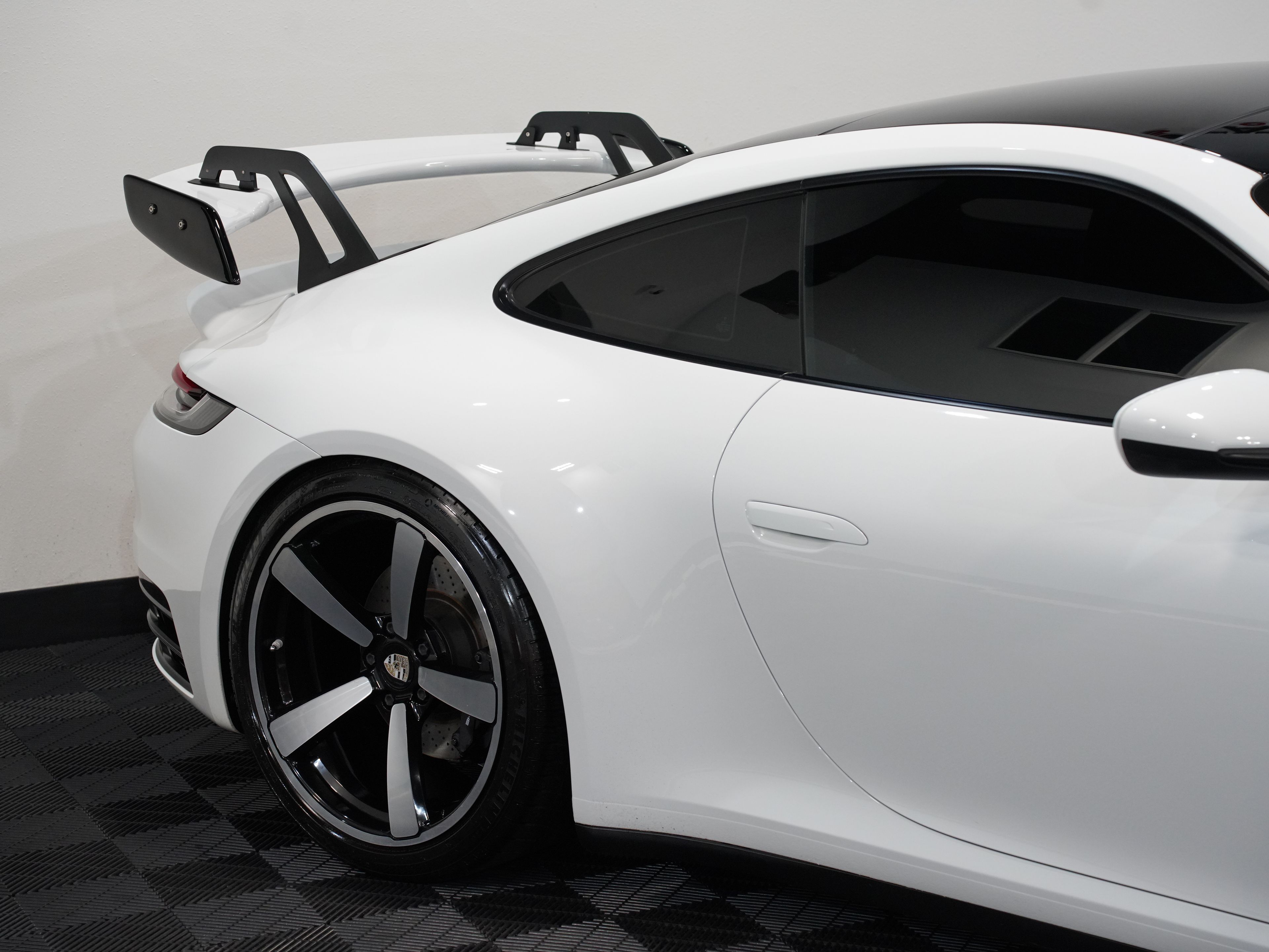 2020 PORSCHE 911 Image 15