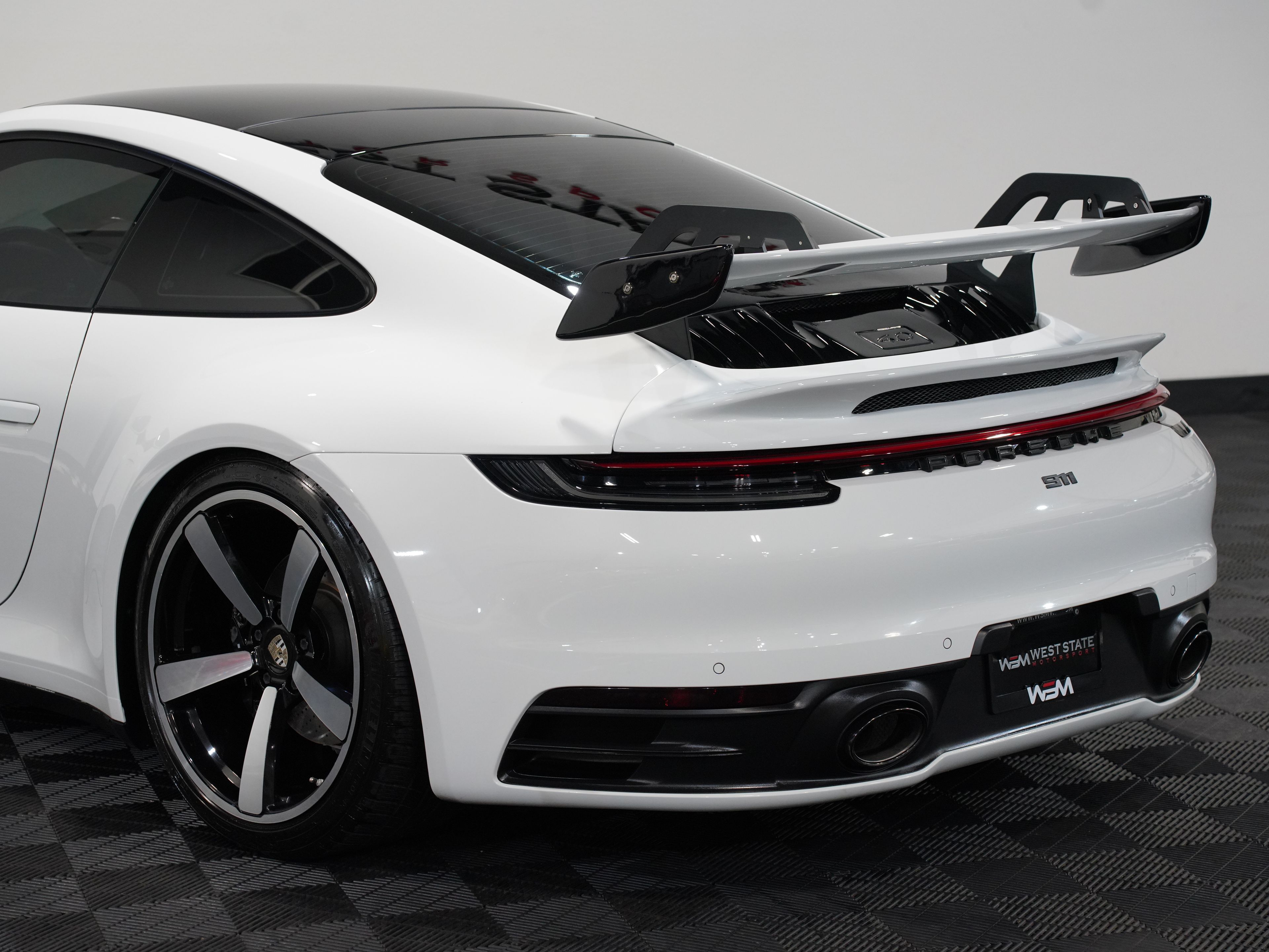 2020 PORSCHE 911 Image 17