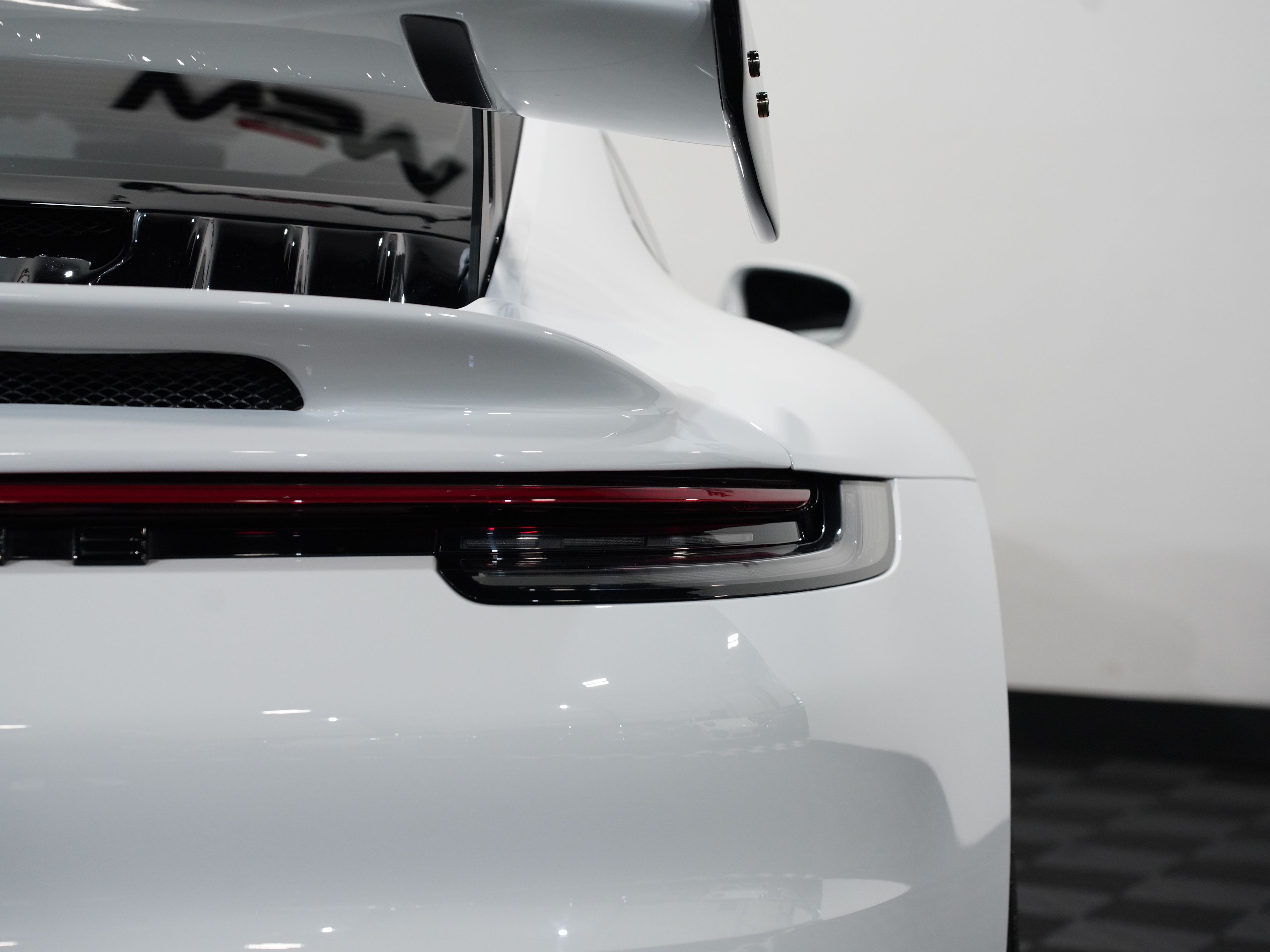 2020 PORSCHE 911 Image 18