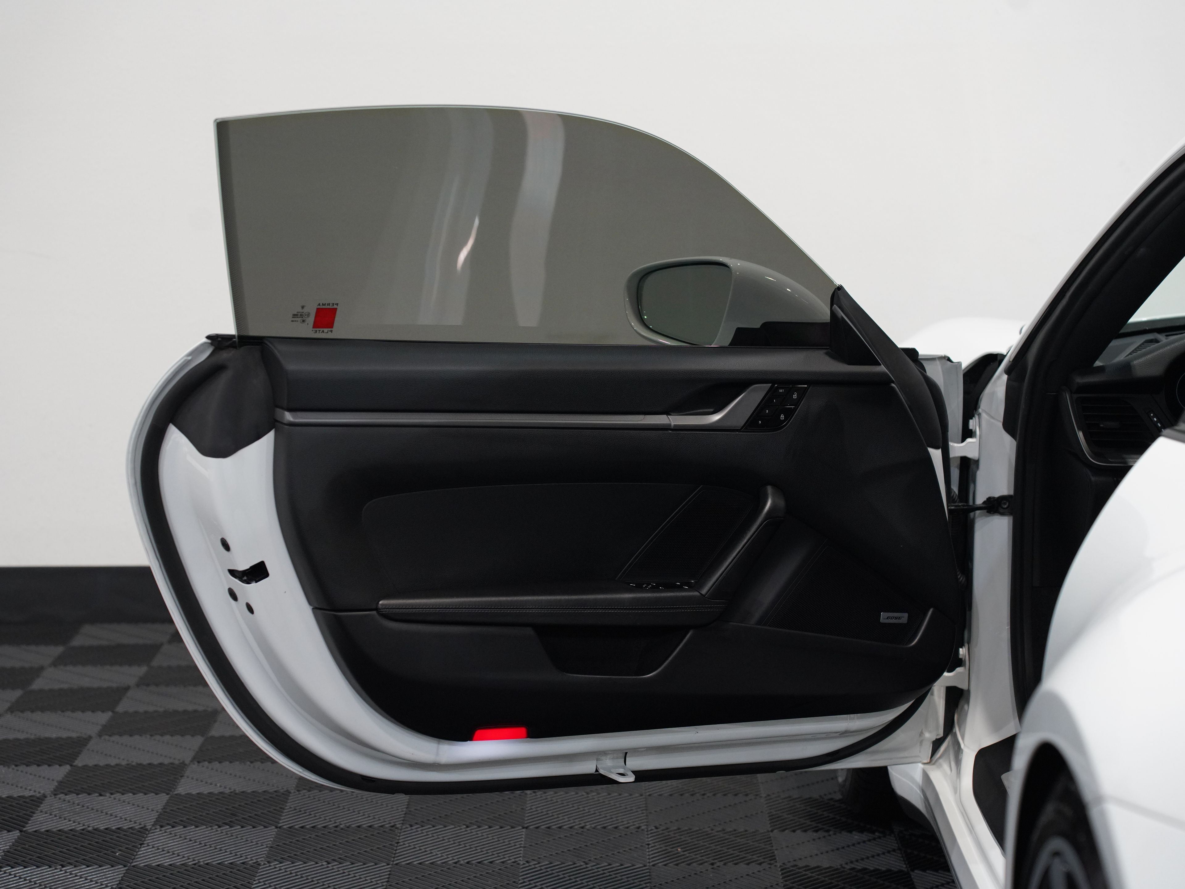2020 PORSCHE 911 Image 22