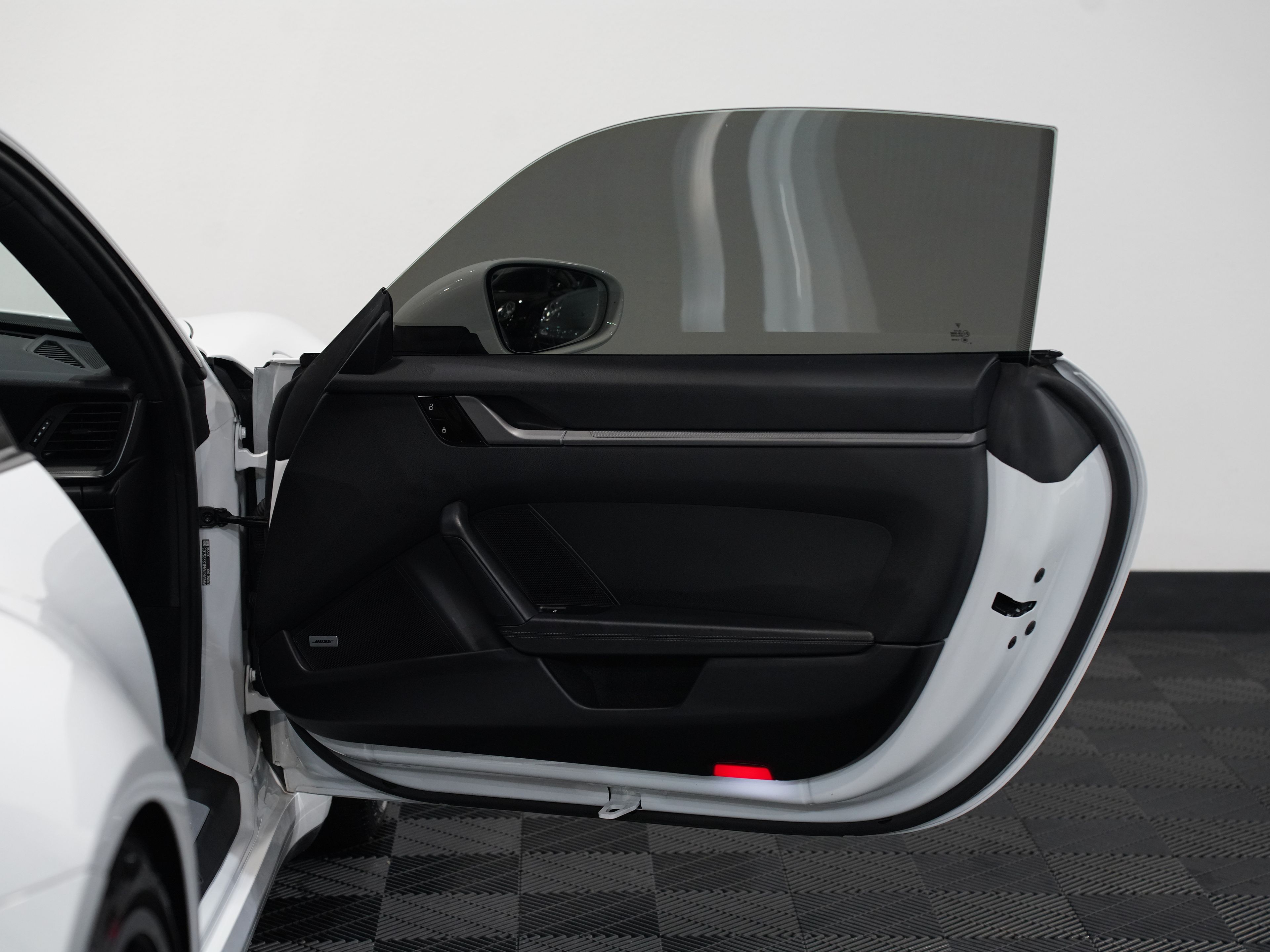 2020 PORSCHE 911 Image 24