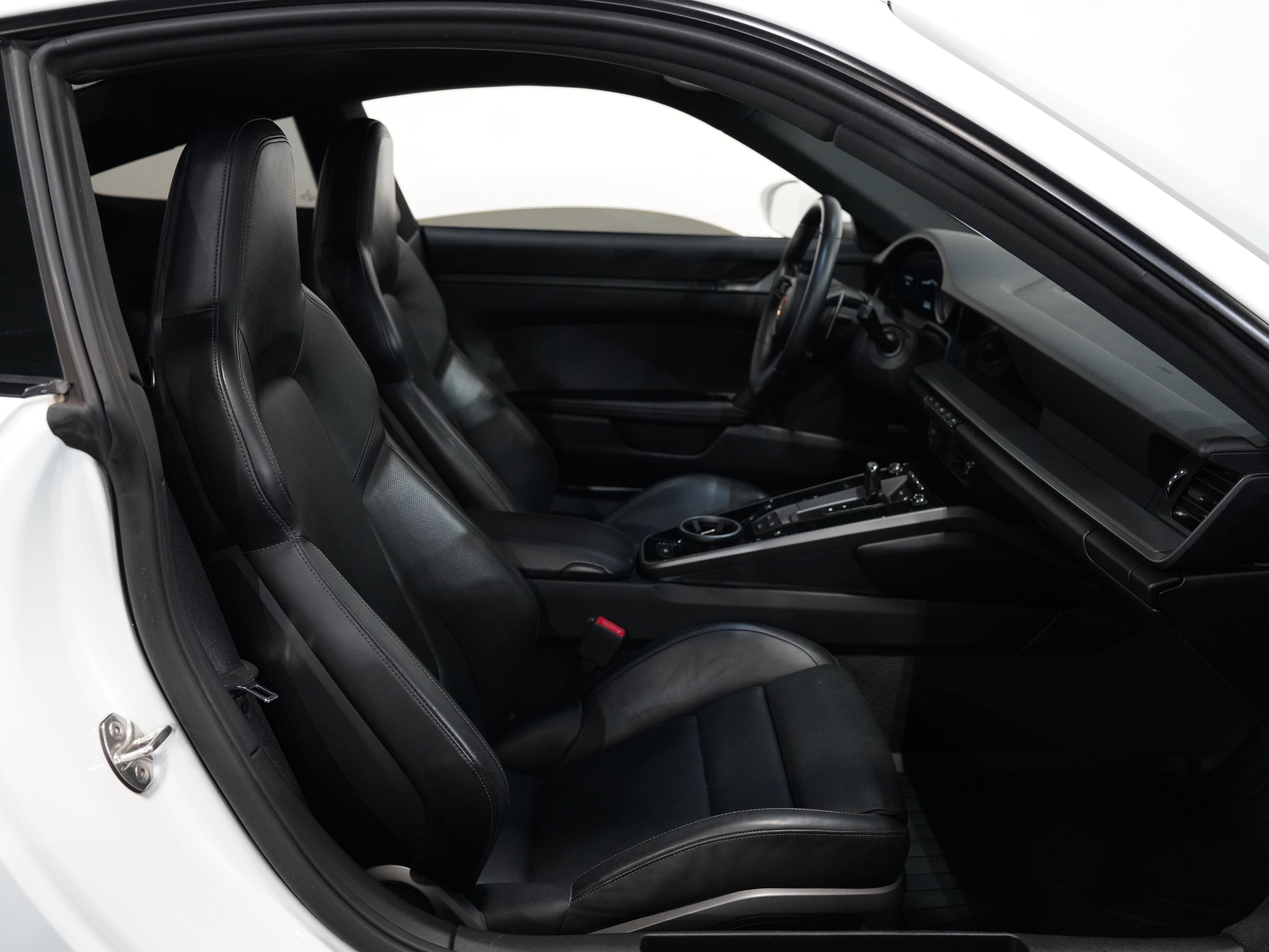 2020 PORSCHE 911 Image 31