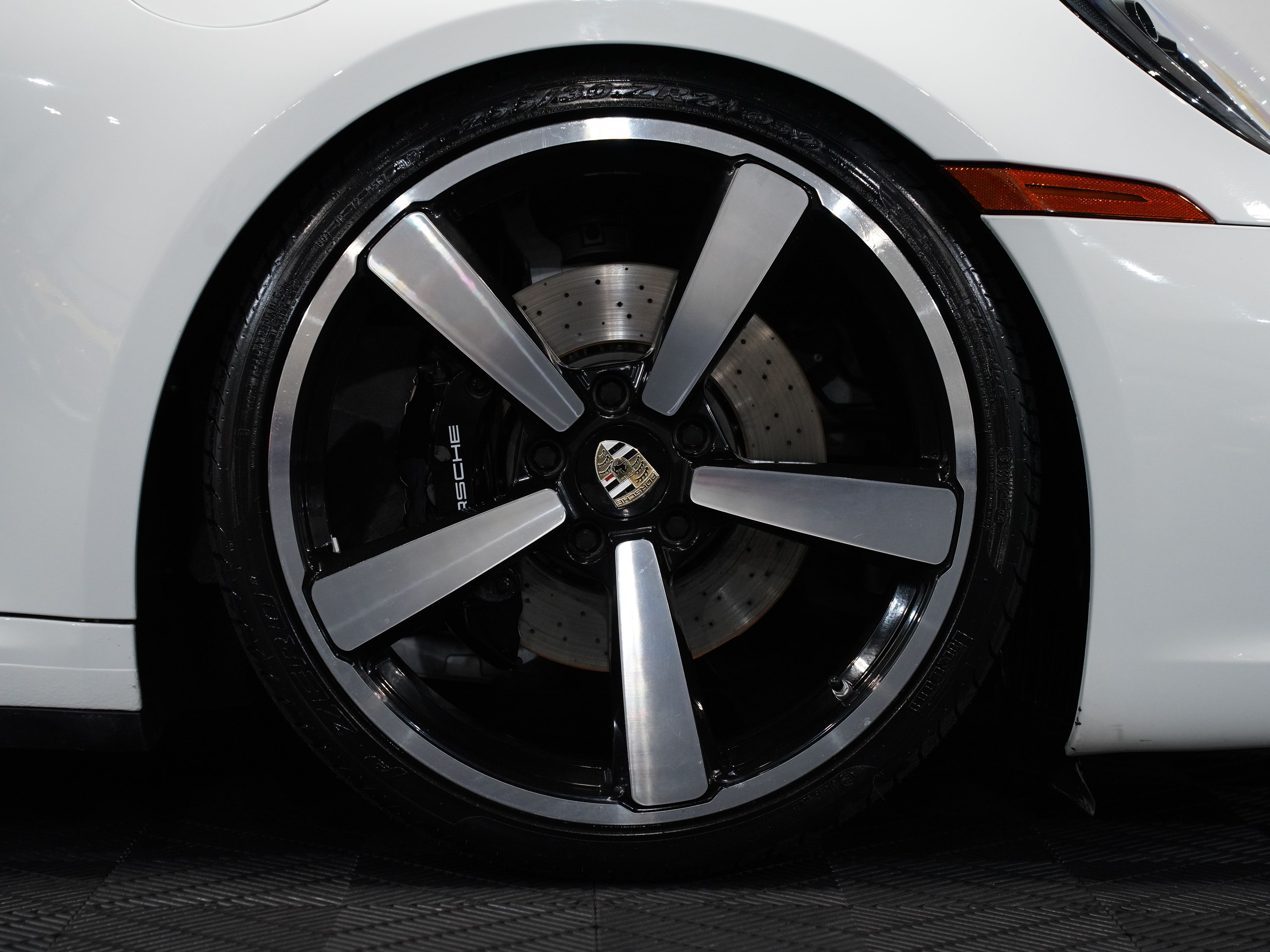 2020 PORSCHE 911 Image 50